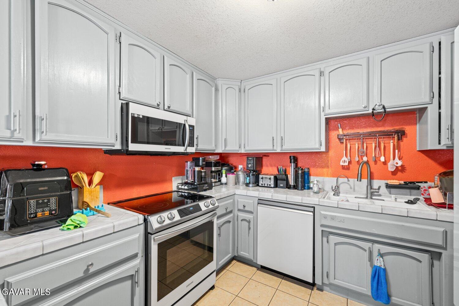 9121 Grove Avenue Property Photo 18