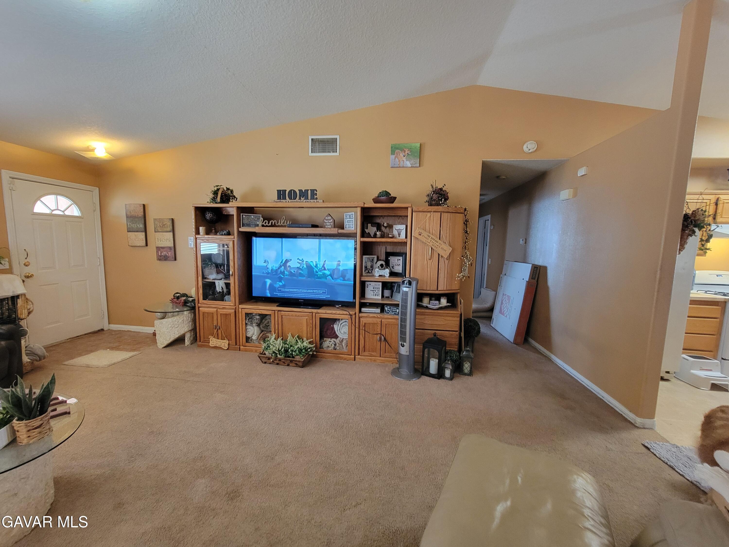 10216 E Avenue R 10 Property Photo 6