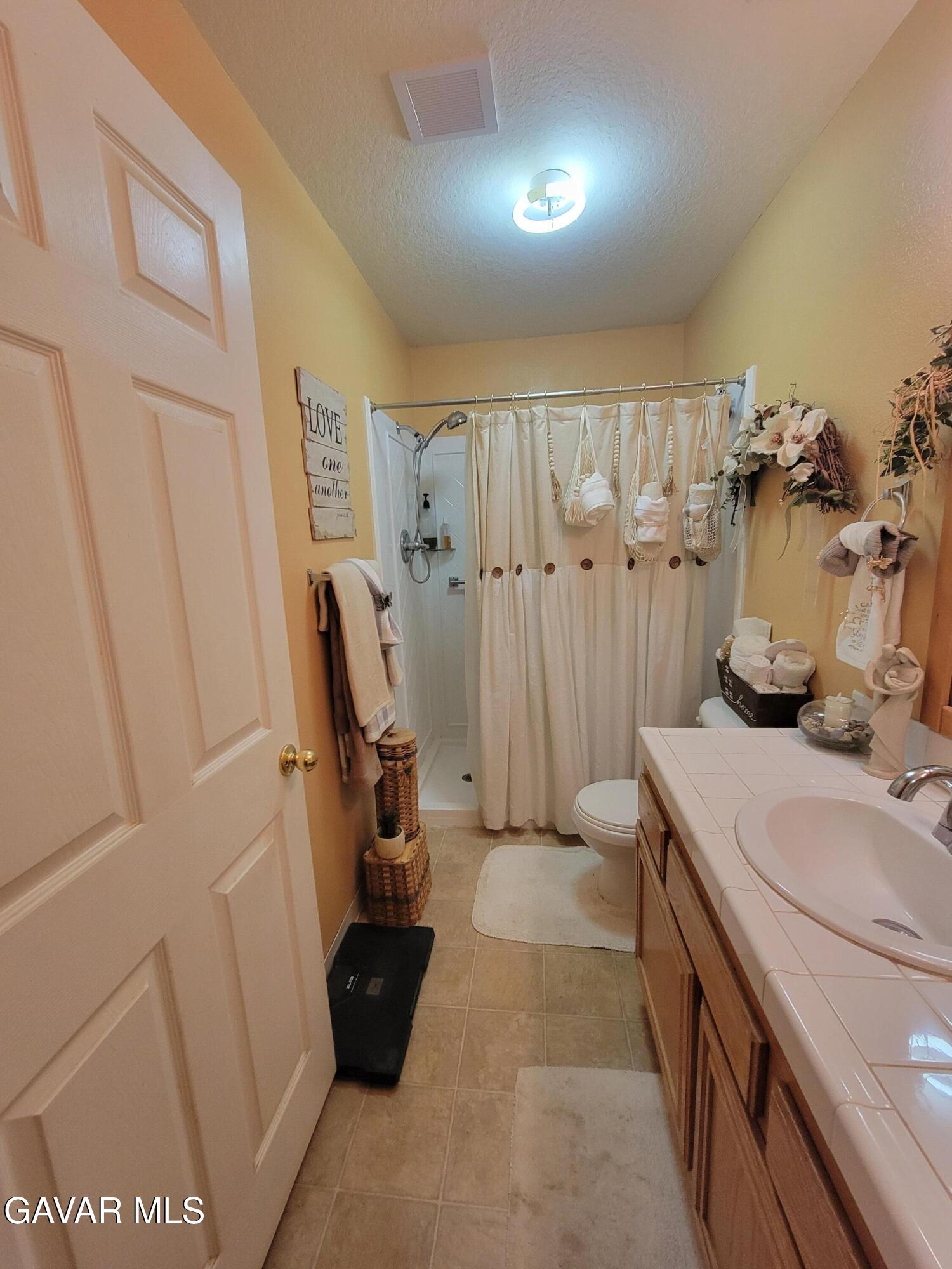 10216 E Avenue R 10 Property Photo 7