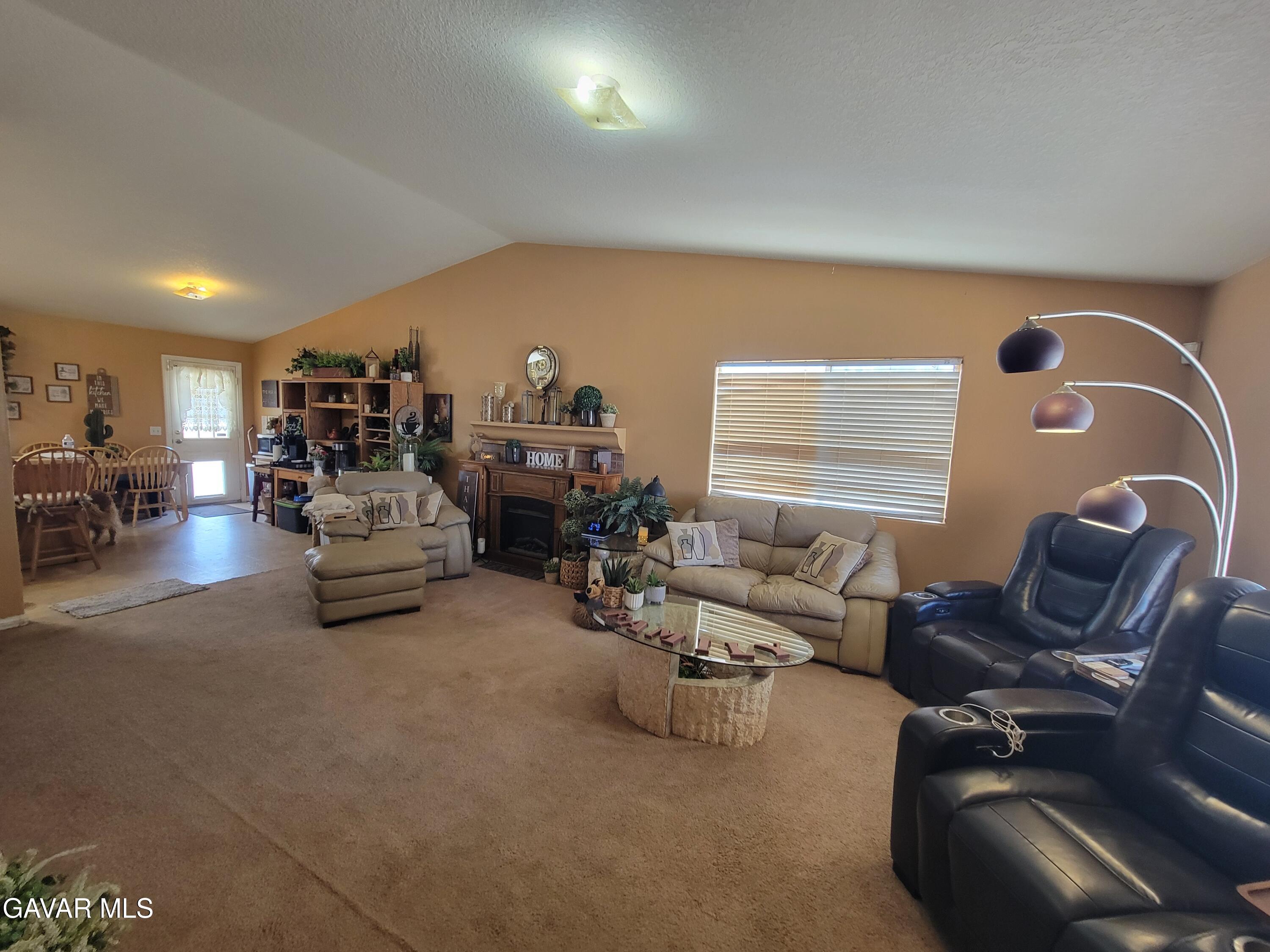 10216 E Avenue R 10 Property Photo 8