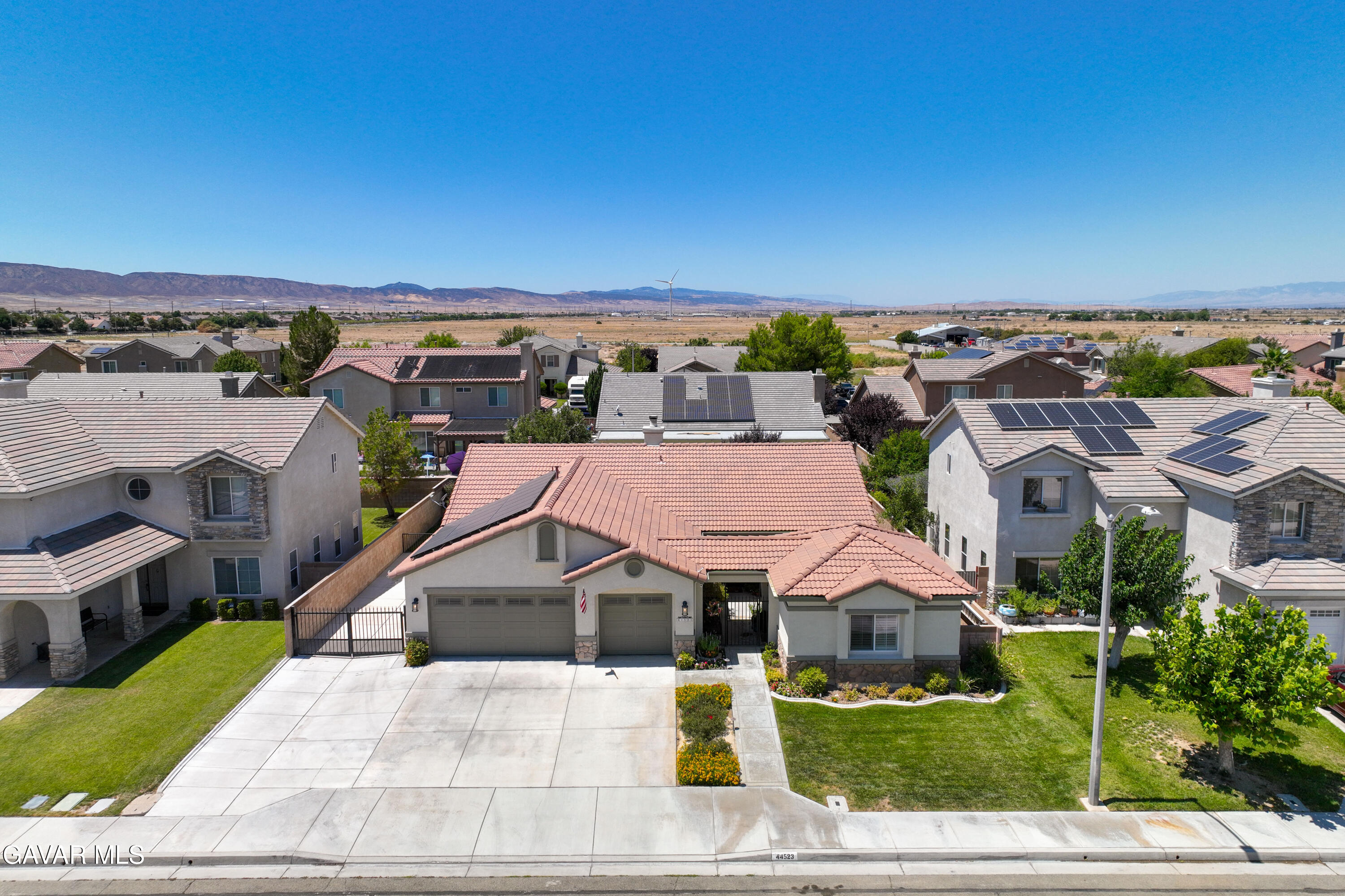 44523 Palo Verde Street Property Photo 58