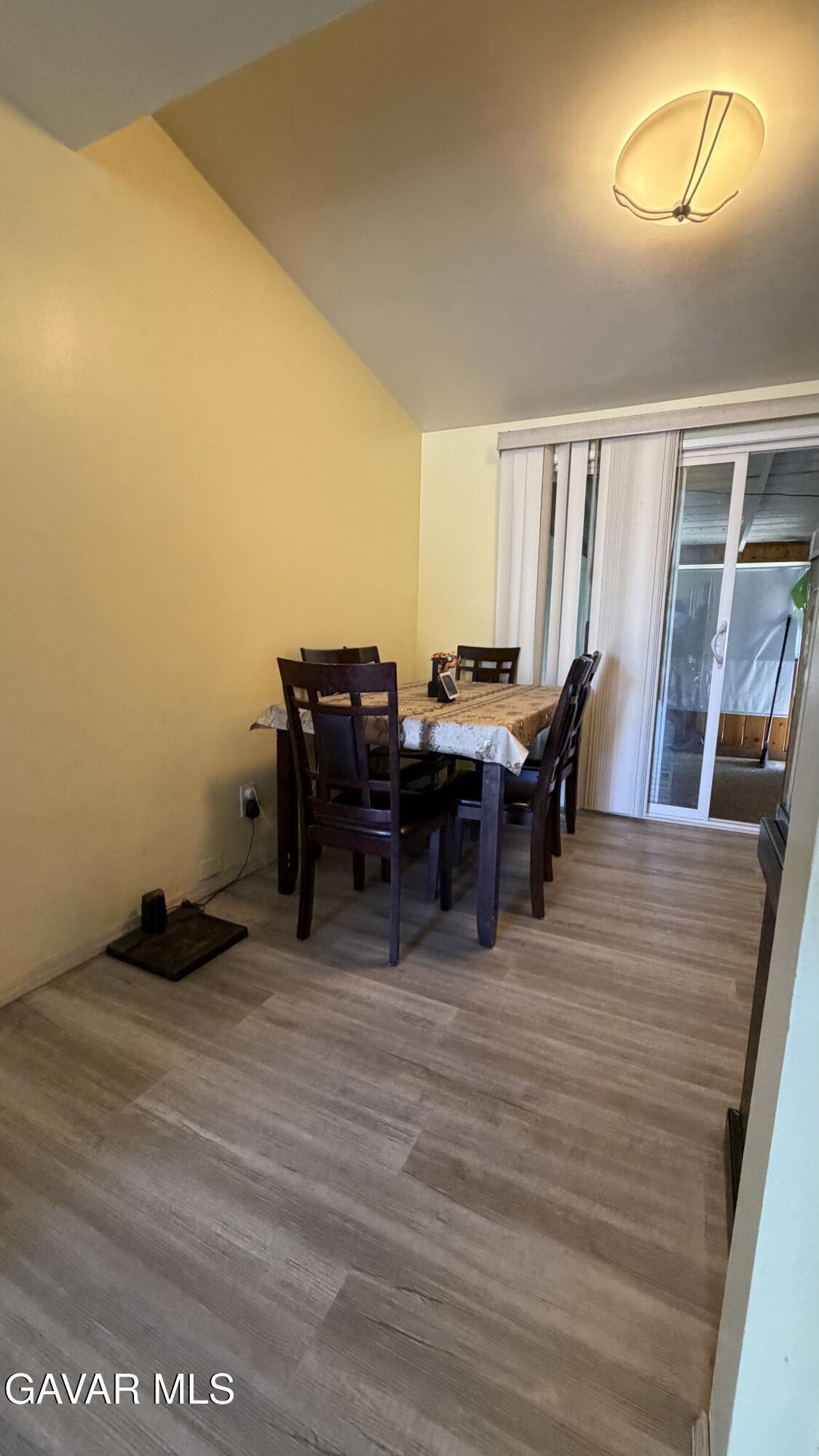 44423 3rd Street Property Photo 4
