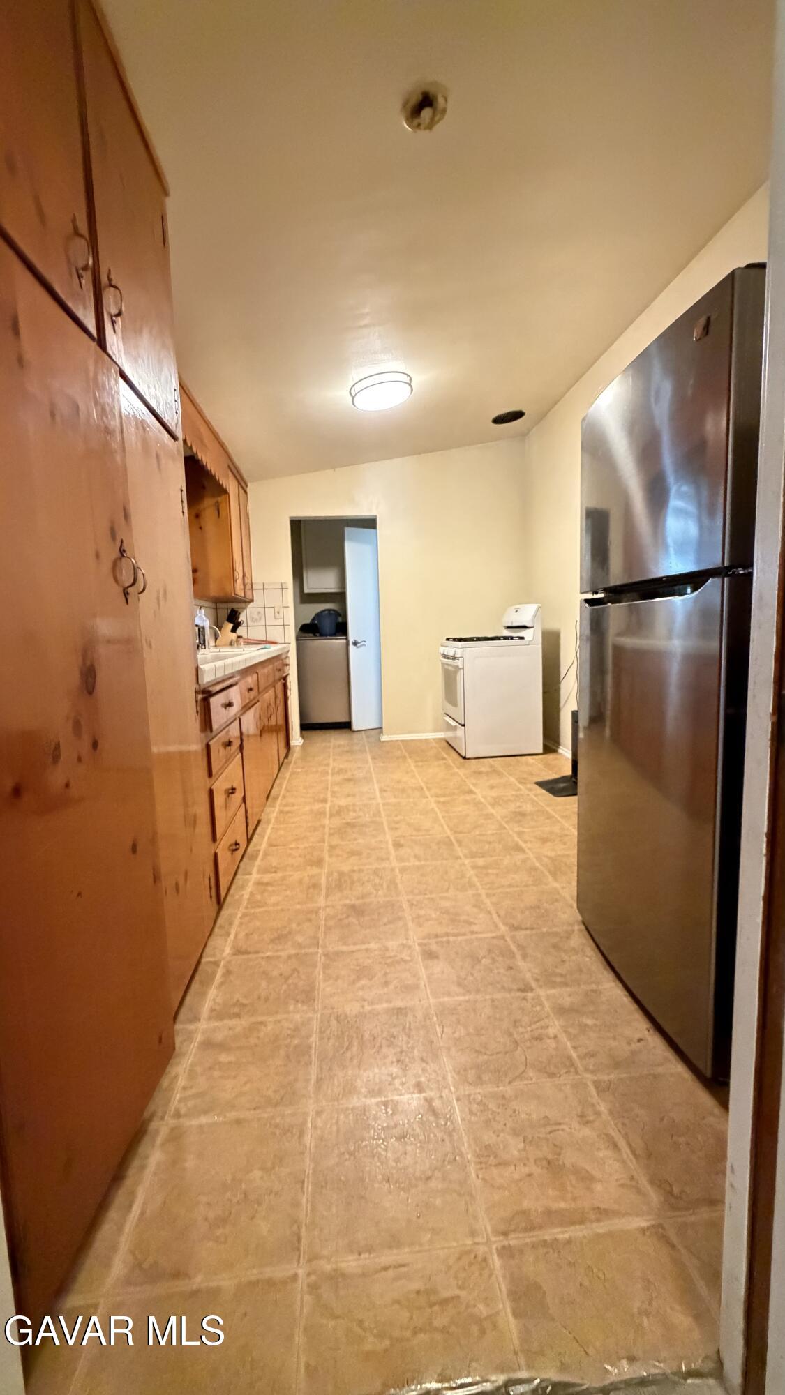 44423 3rd Street Property Photo 5