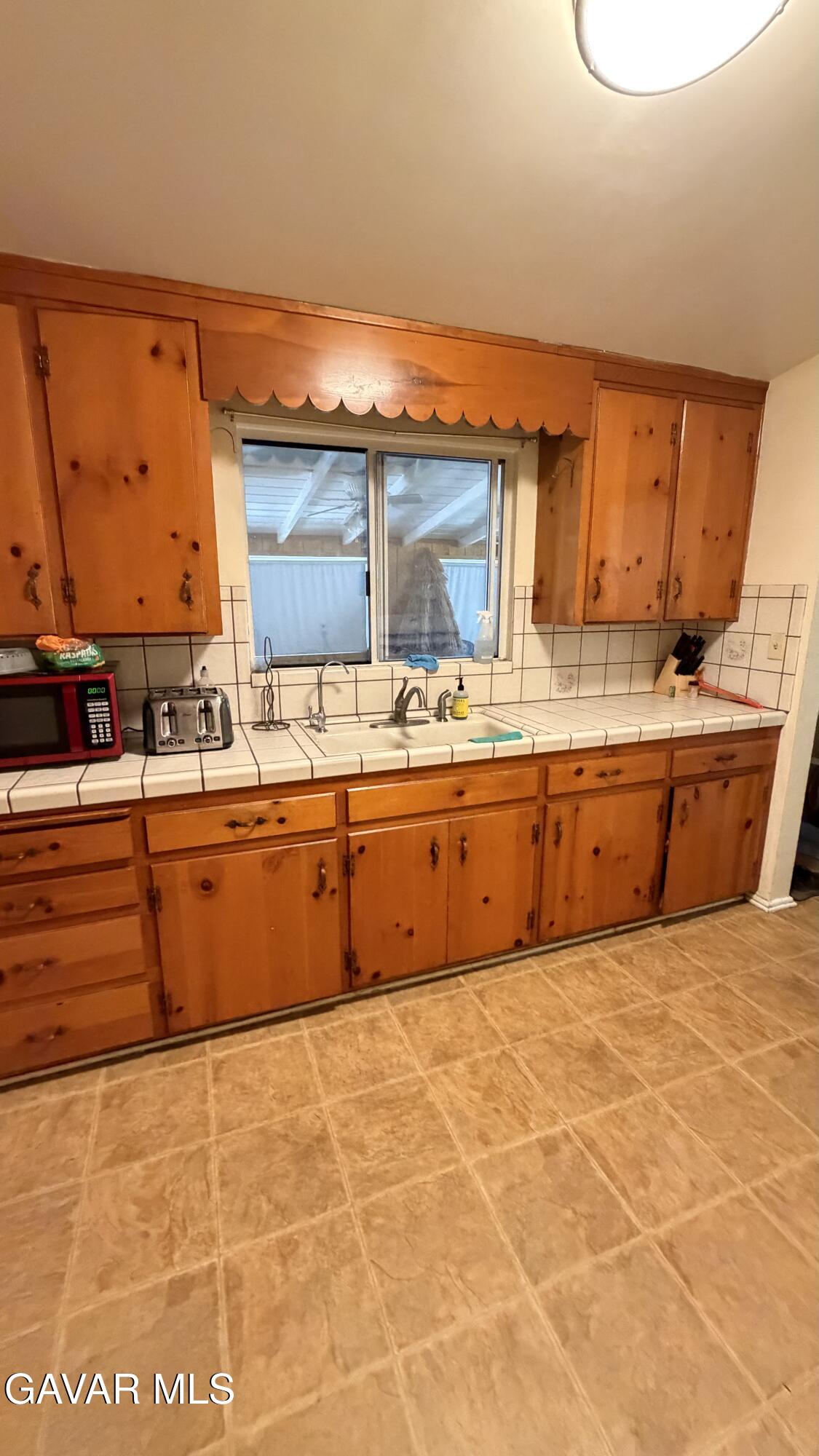 44423 3rd Street Property Photo 6