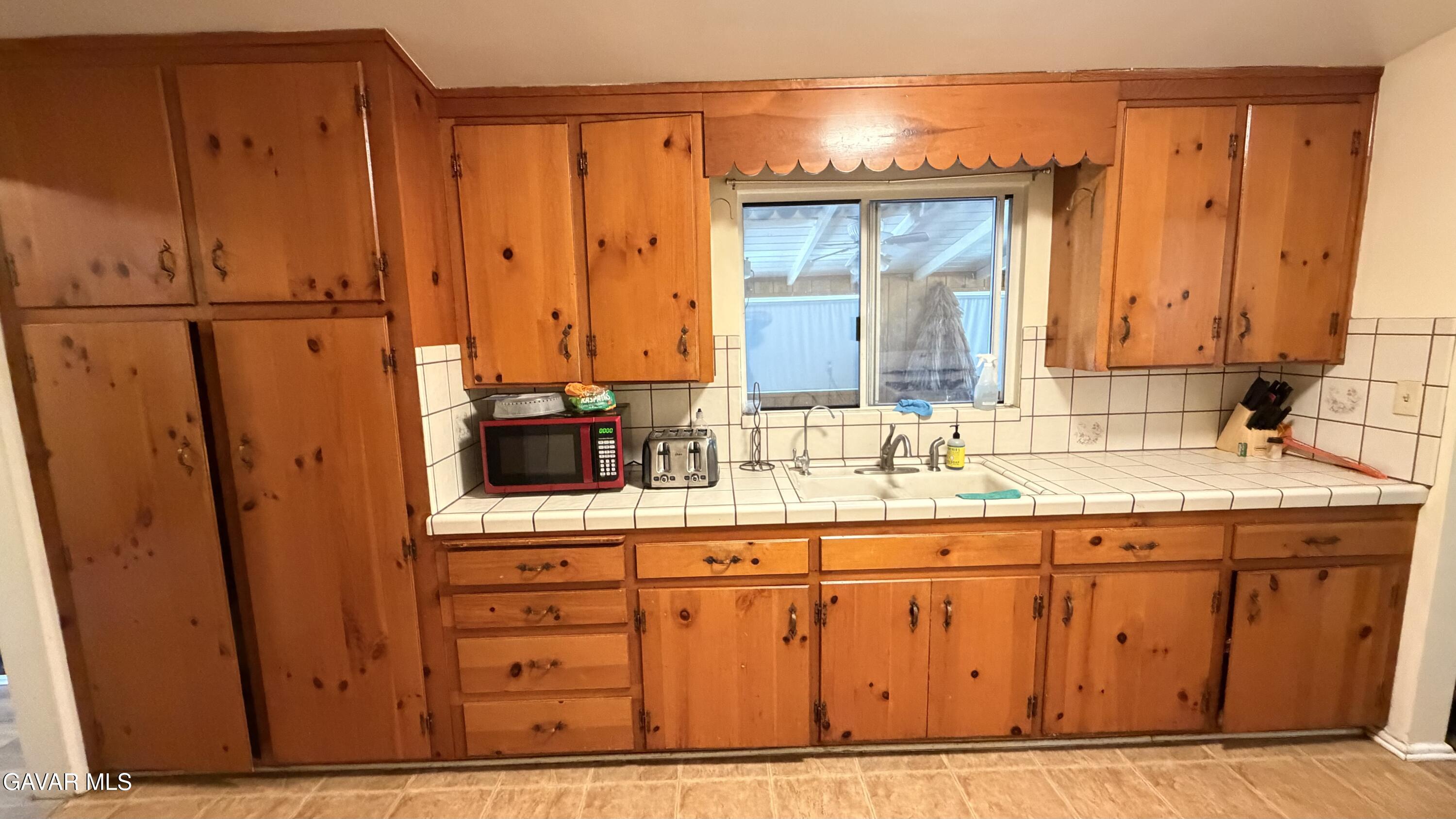 44423 3rd Street Property Photo 7