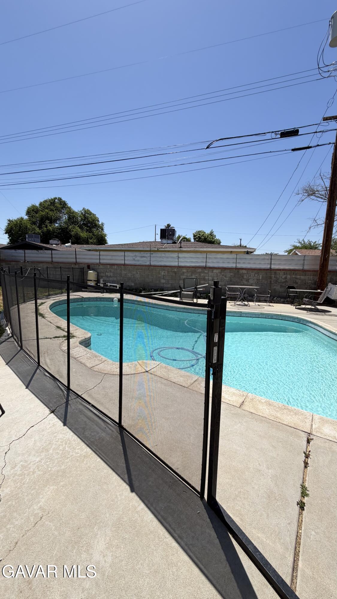 44423 3rd Street Property Photo 12