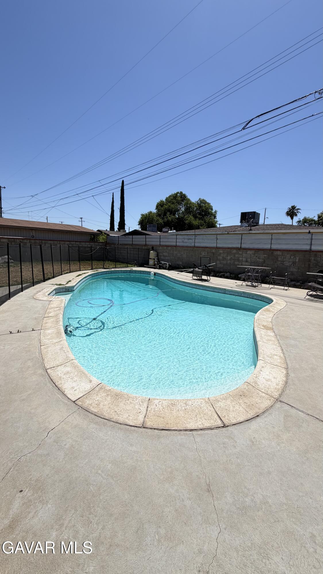 44423 3rd Street Property Photo 13