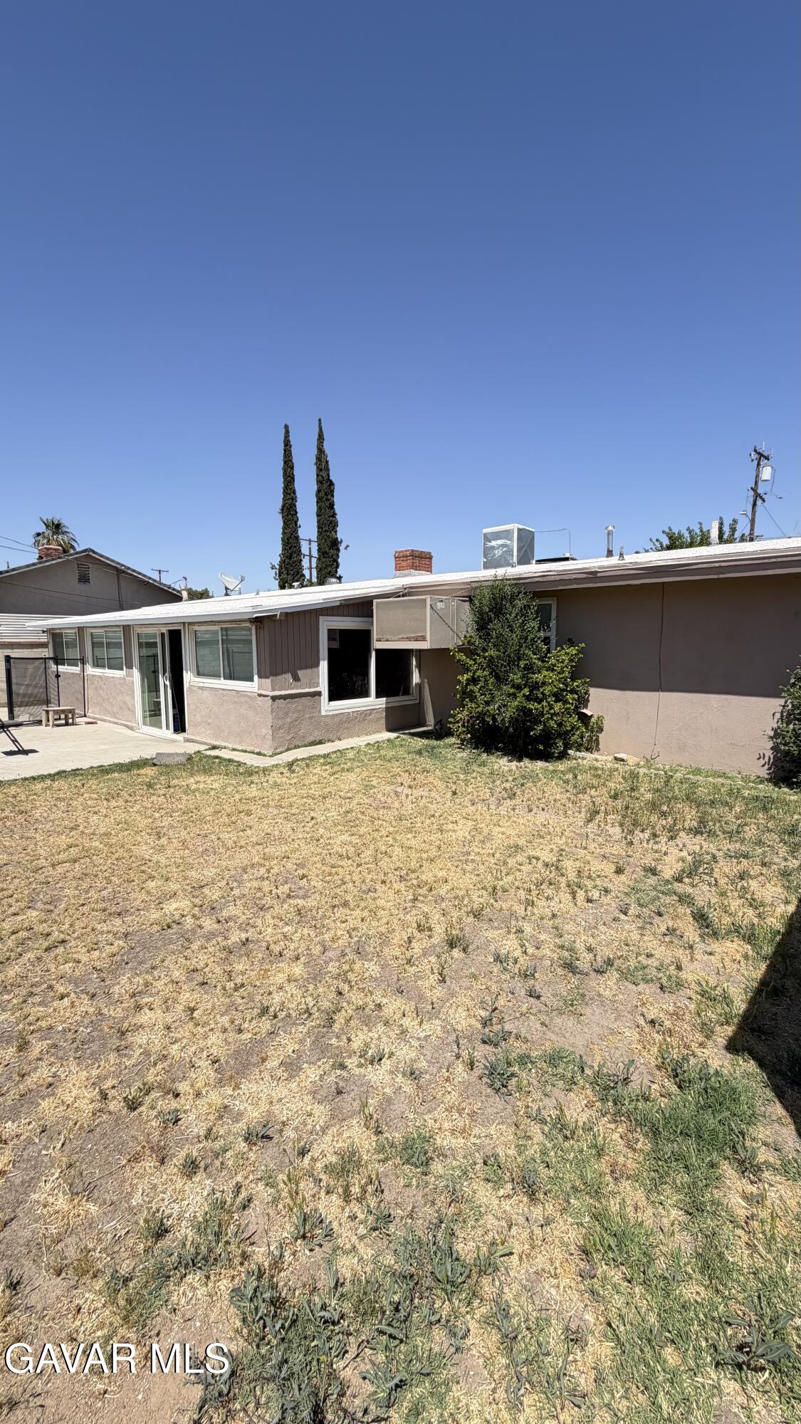 44423 3rd Street Property Photo 16