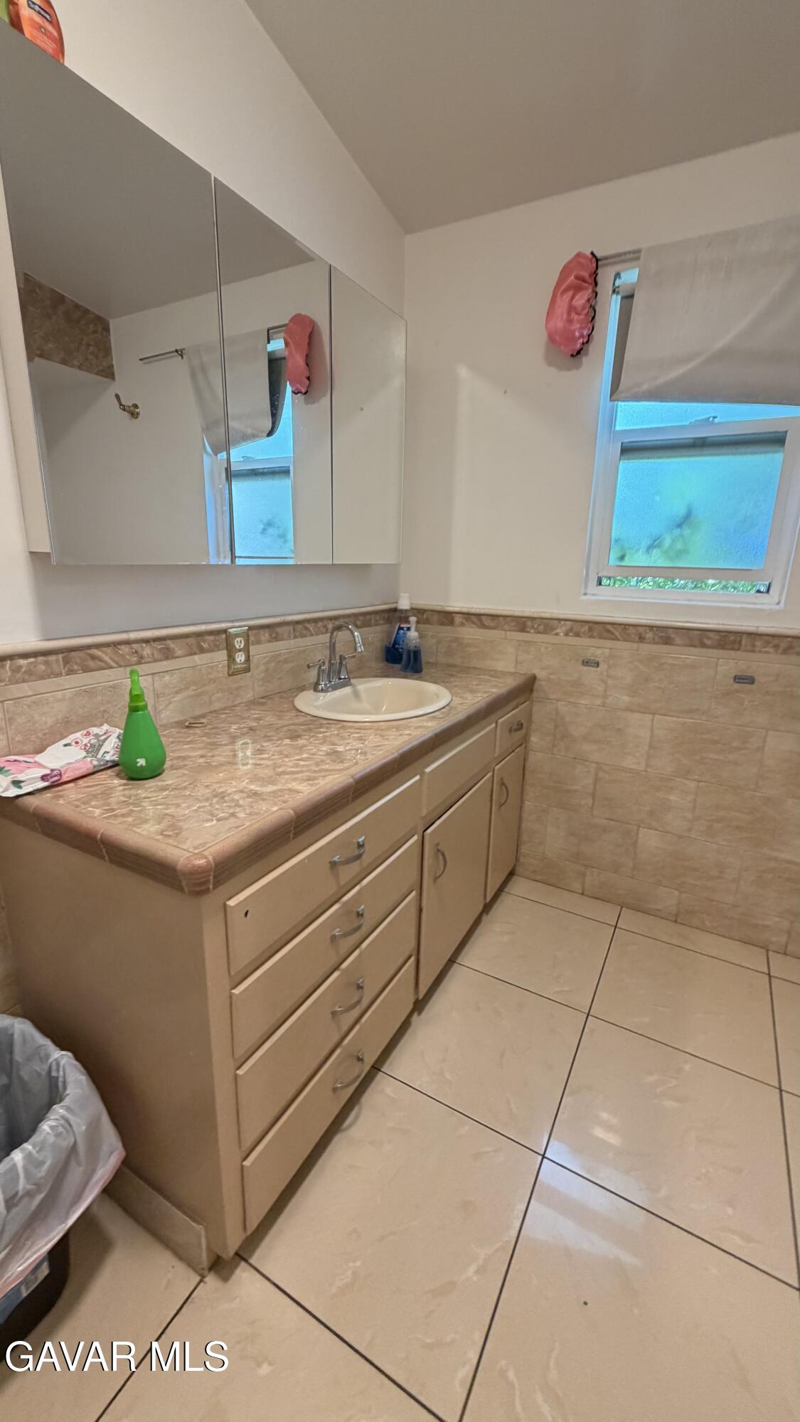 44423 3rd Street Property Photo 17
