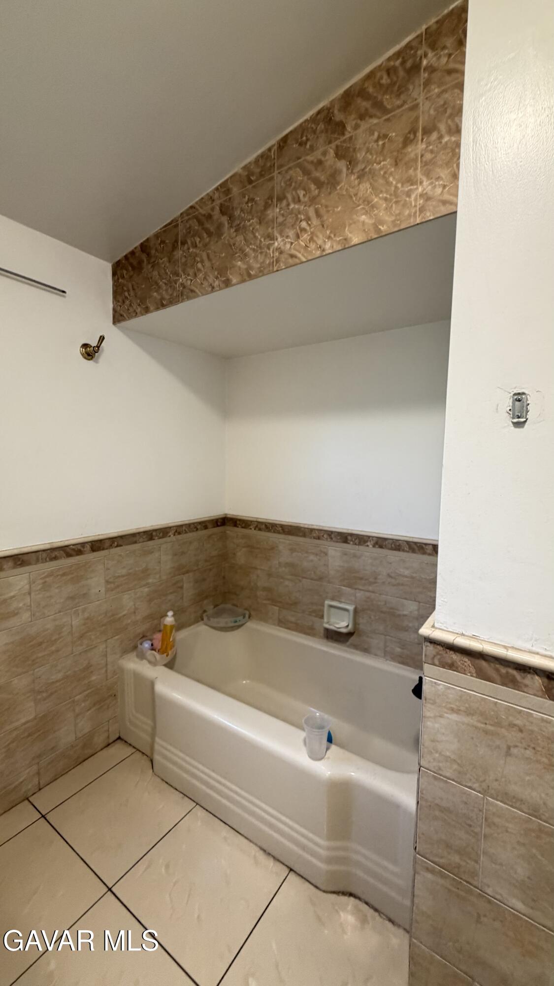 44423 3rd Street Property Photo 18