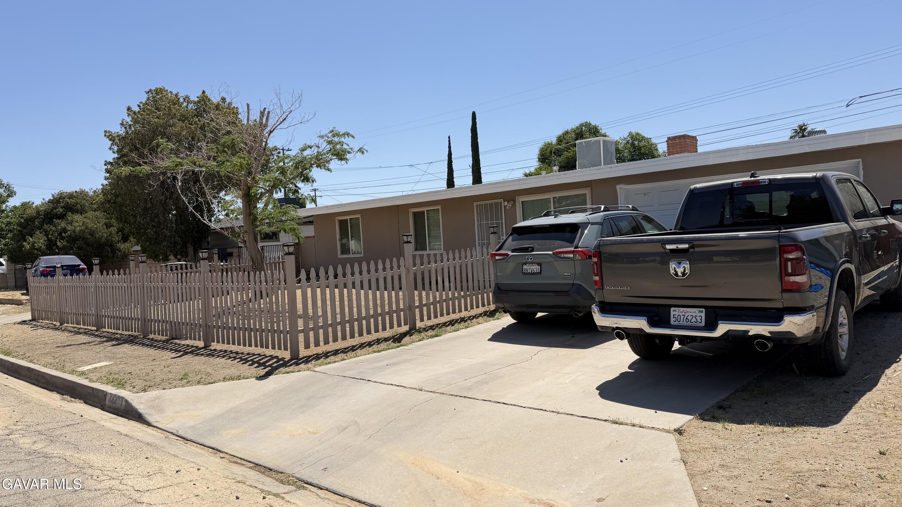 44423 3rd Street Property Photo 28