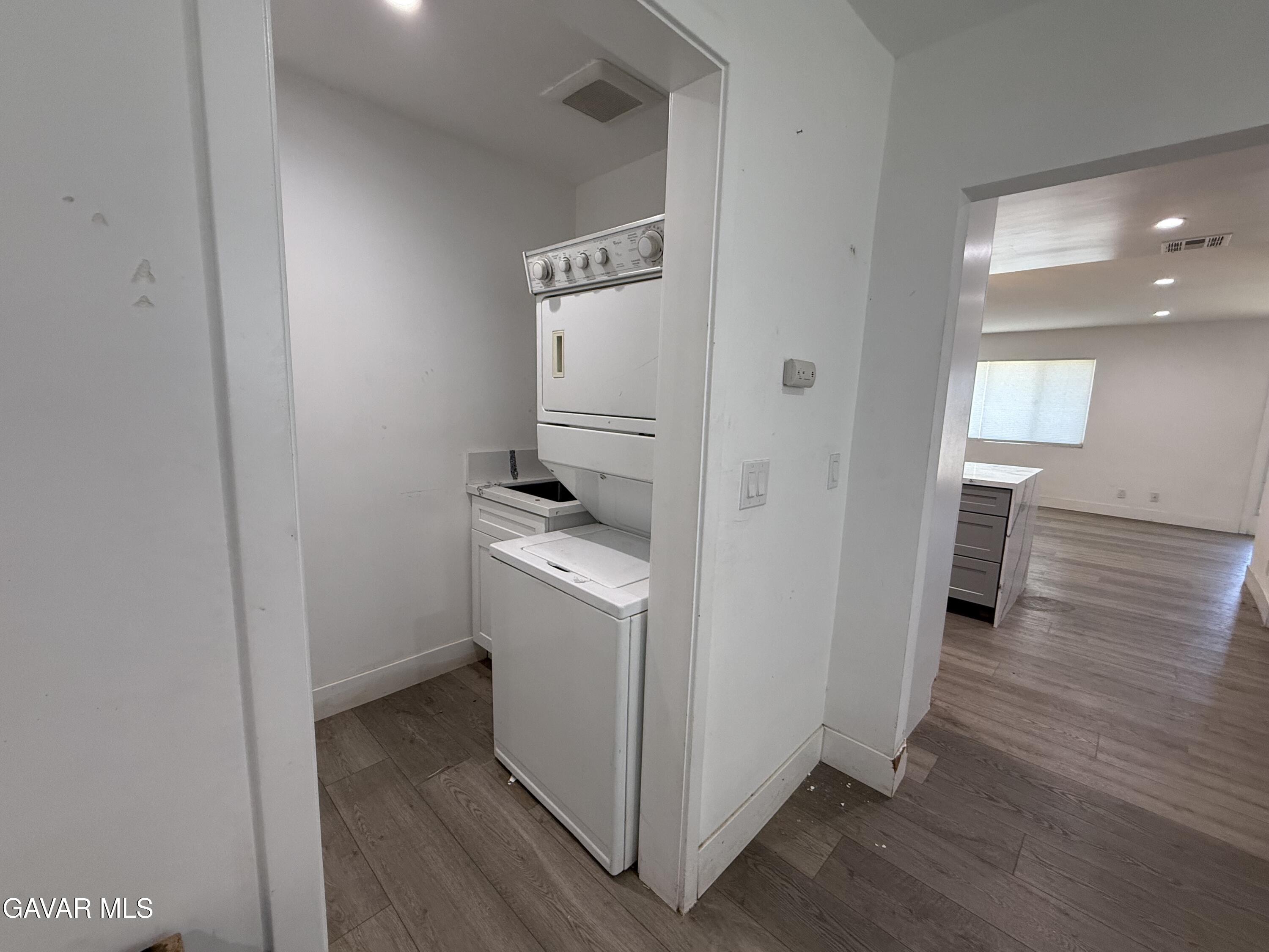 538 Heyer Street Property Photo 6