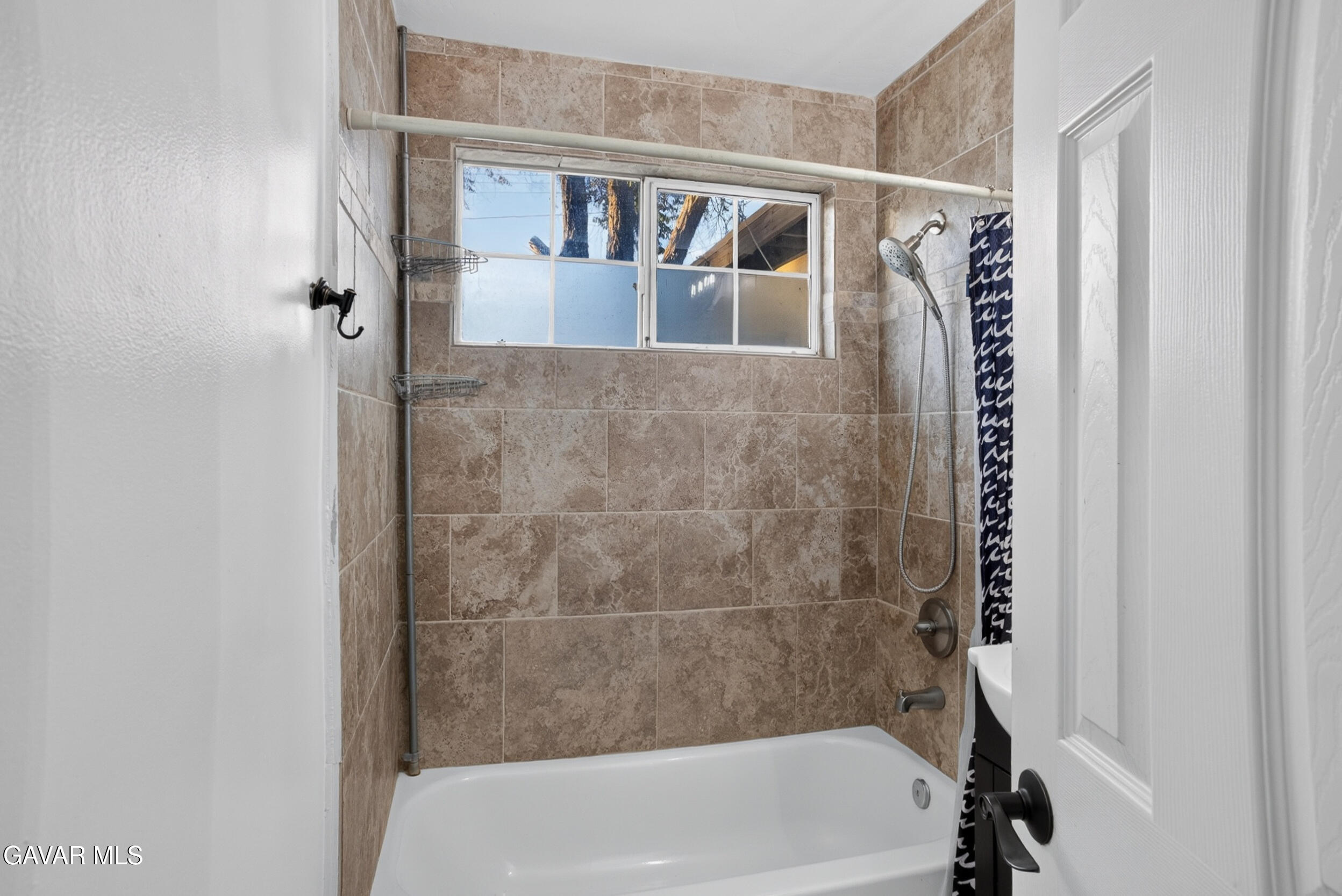1109 W Oldfield Street Property Photo 13