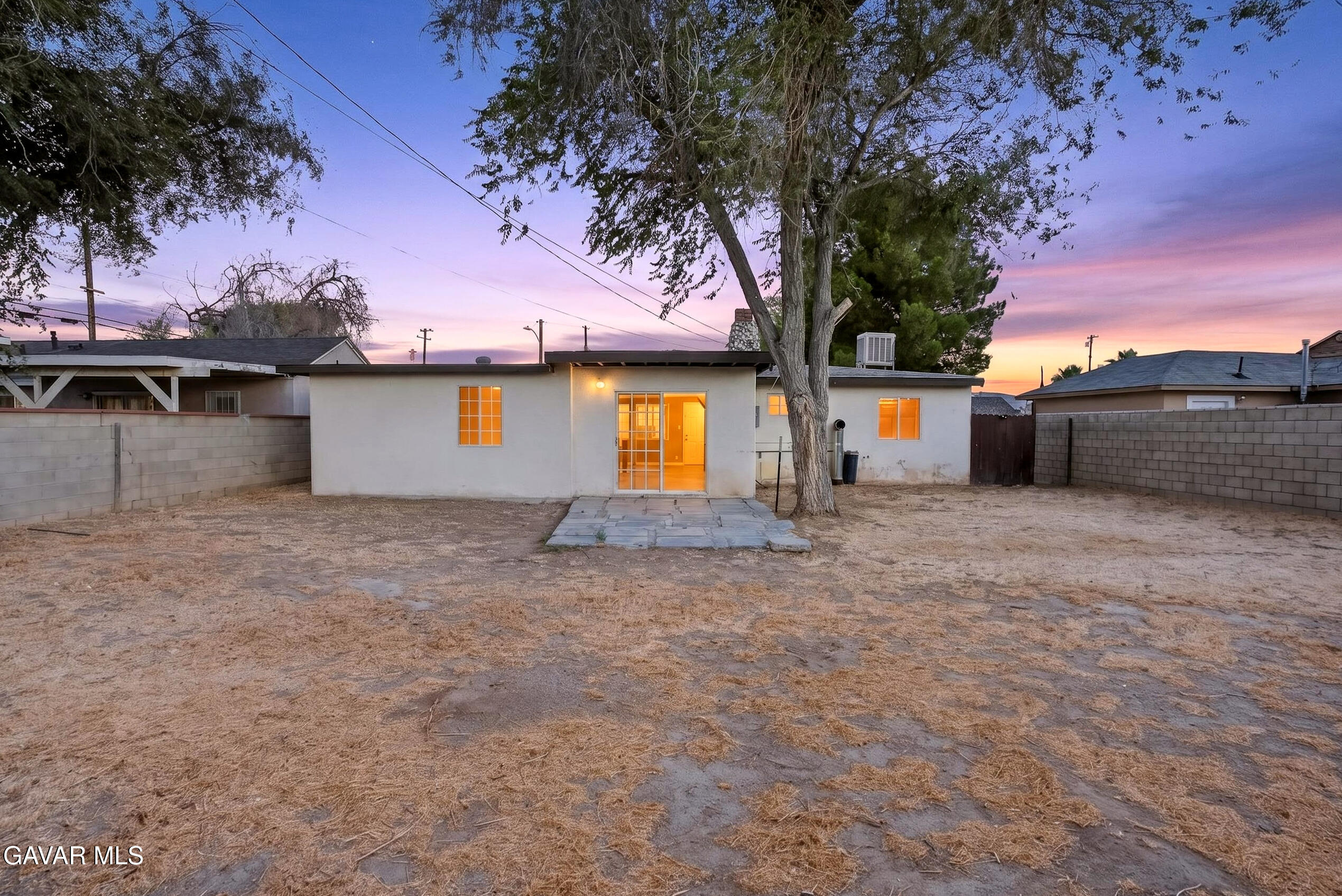 1109 W Oldfield Street Property Photo 18