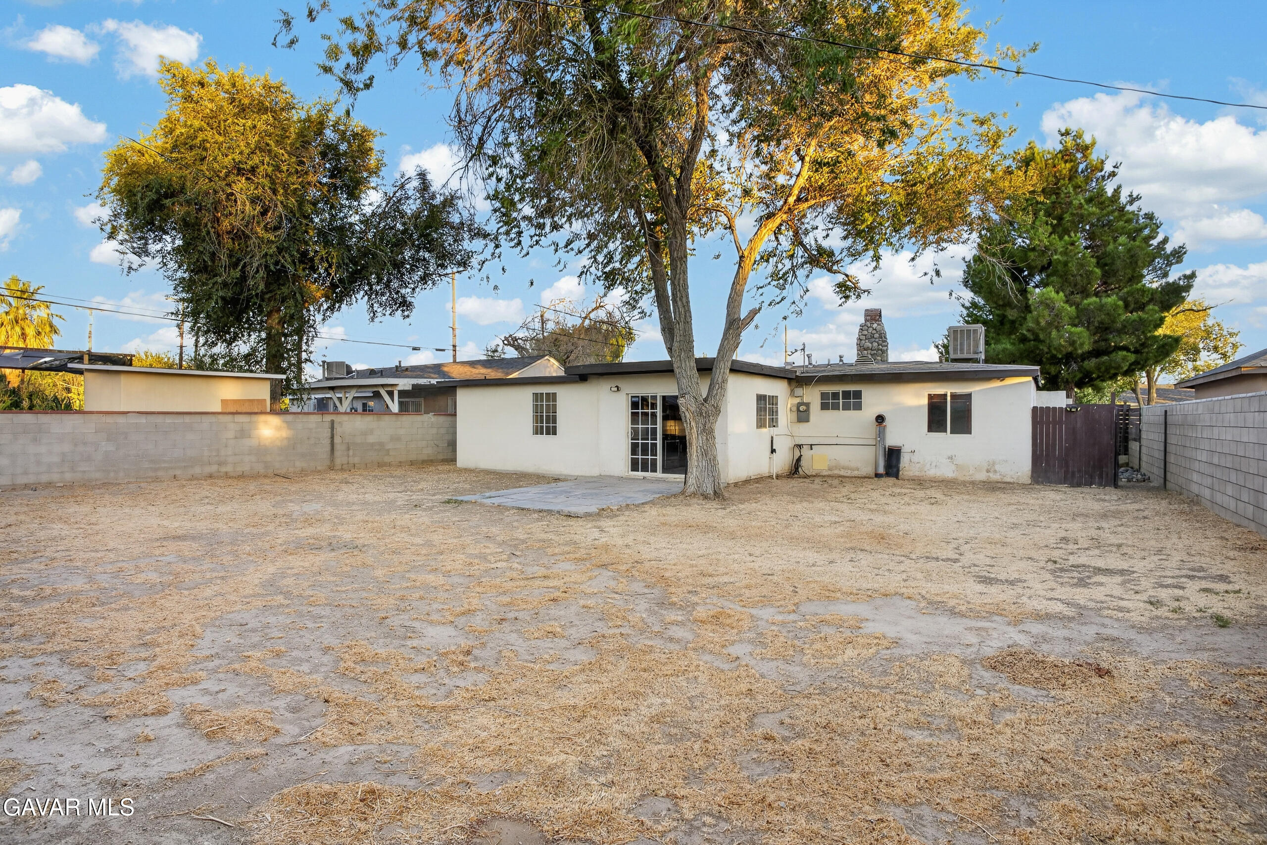 1109 W Oldfield Street Property Photo 20