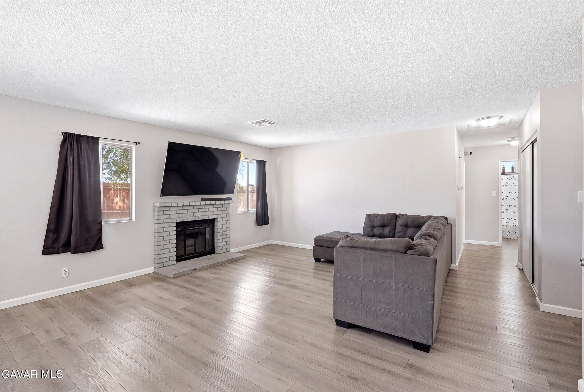 3448 W Roxbury Street Property Photo 4