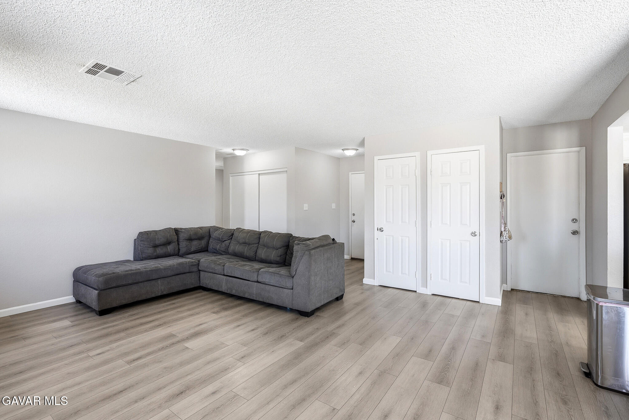 3448 W Roxbury Street Property Photo 5