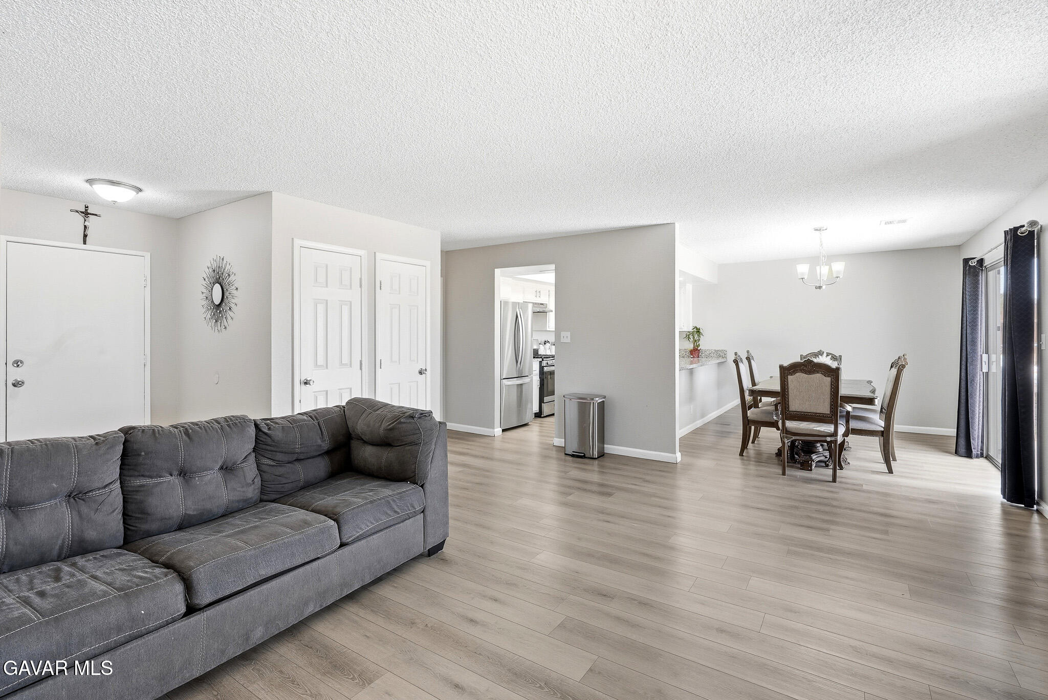 3448 W Roxbury Street Property Photo 8