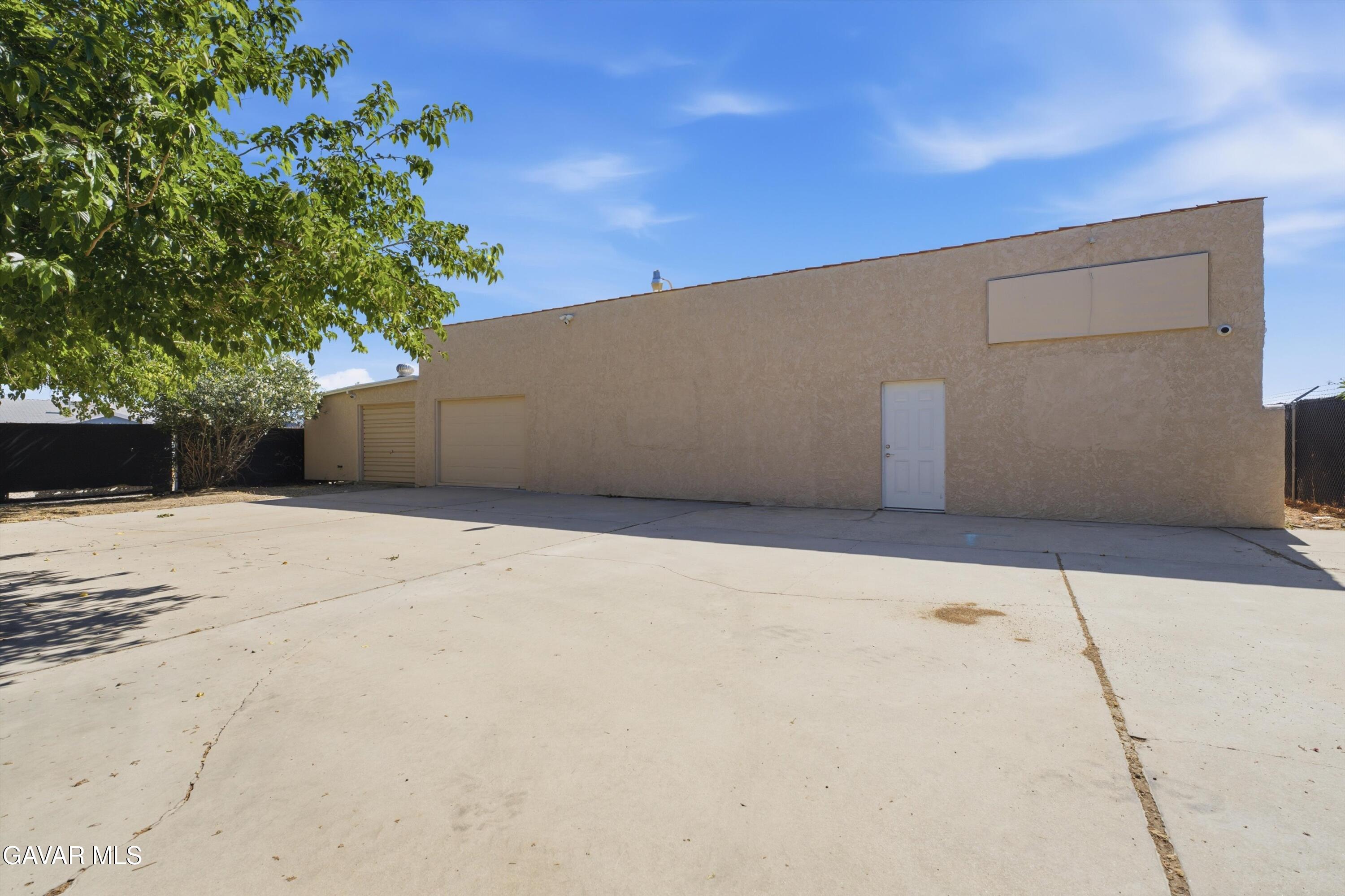 39018 8th Street Property Photo 5