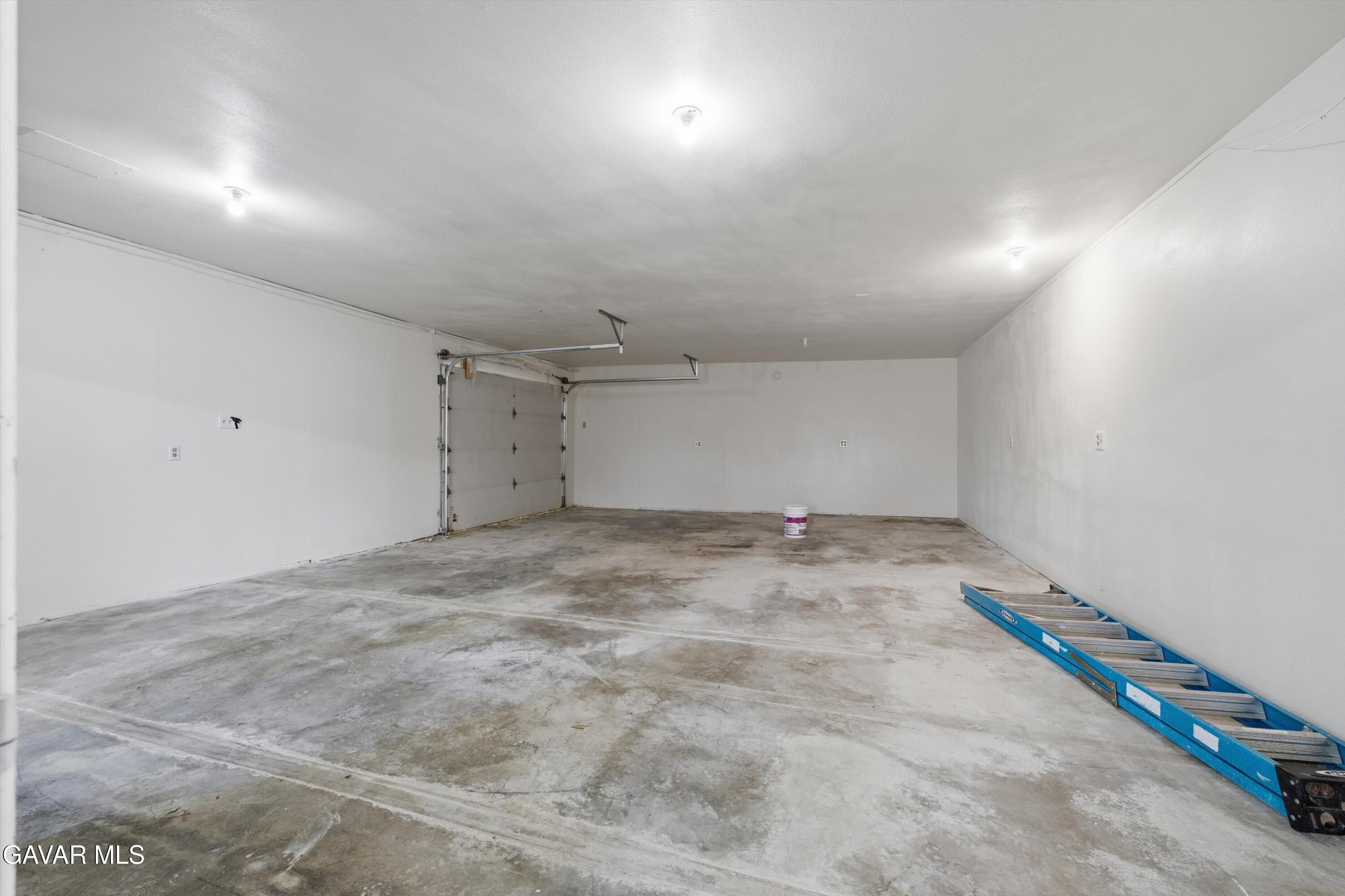 39018 8th Street Property Photo 35