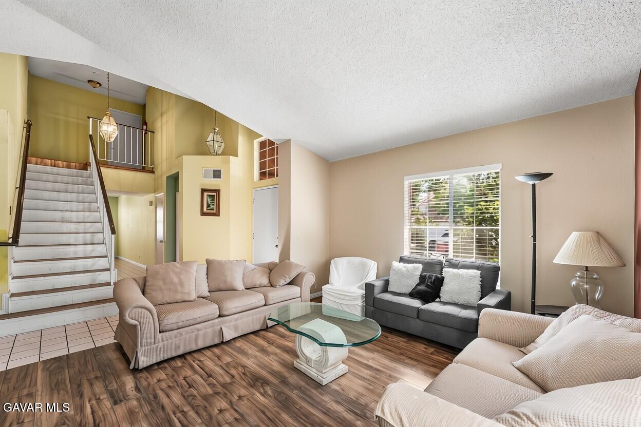 43329 Denmore Avenue Property Photo 4