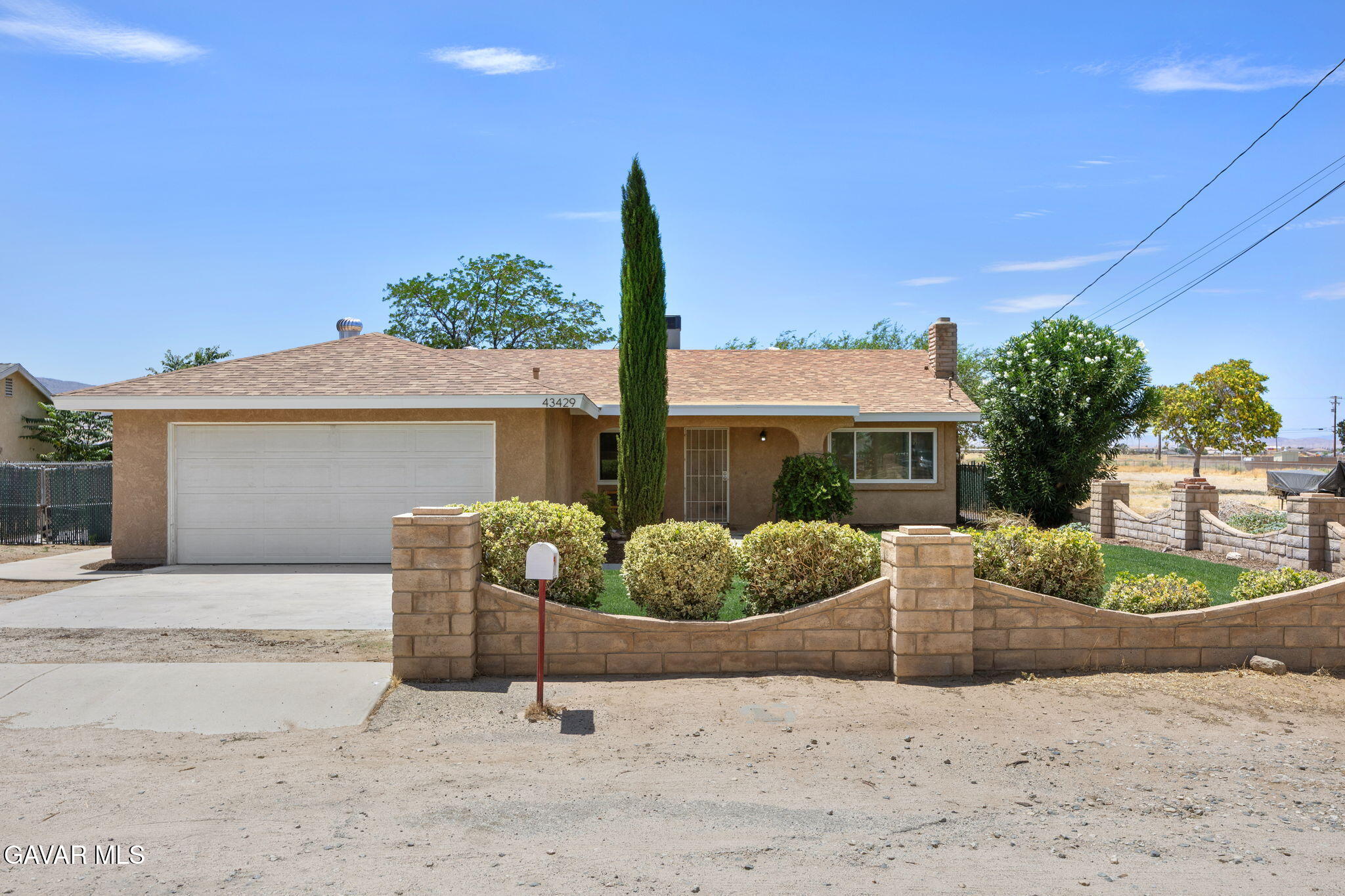 43429 W 51st Street Property Photo 1