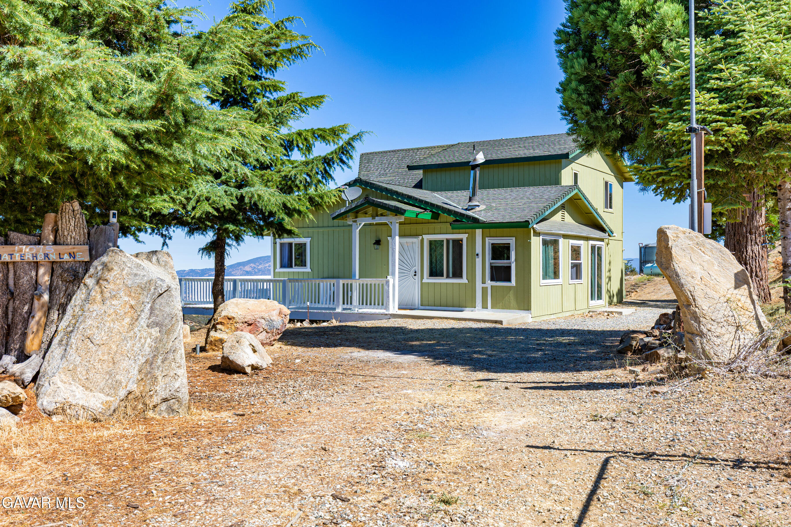 17075 Matterhorn Drive Property Photo 1