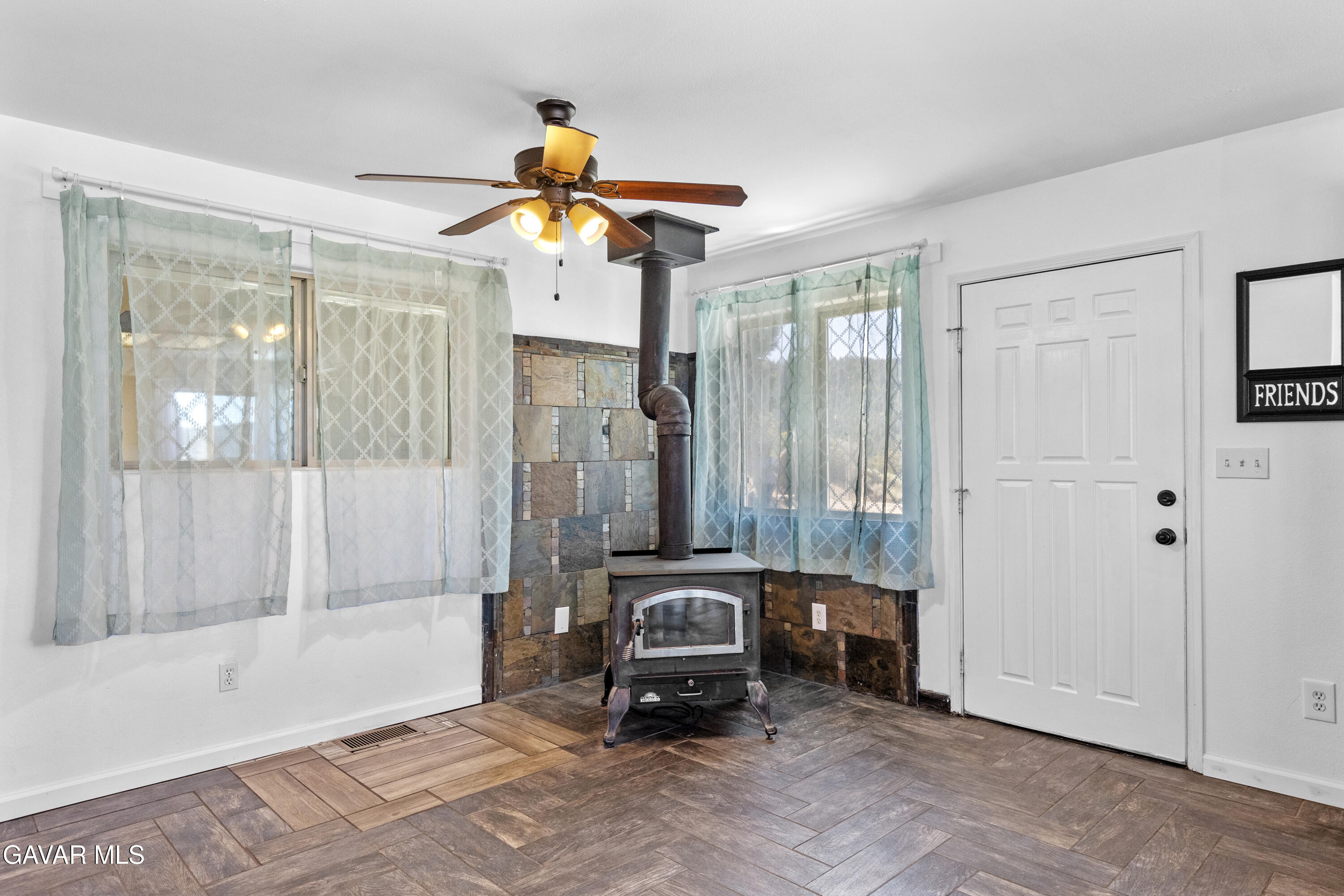 17075 Matterhorn Drive Property Photo 5