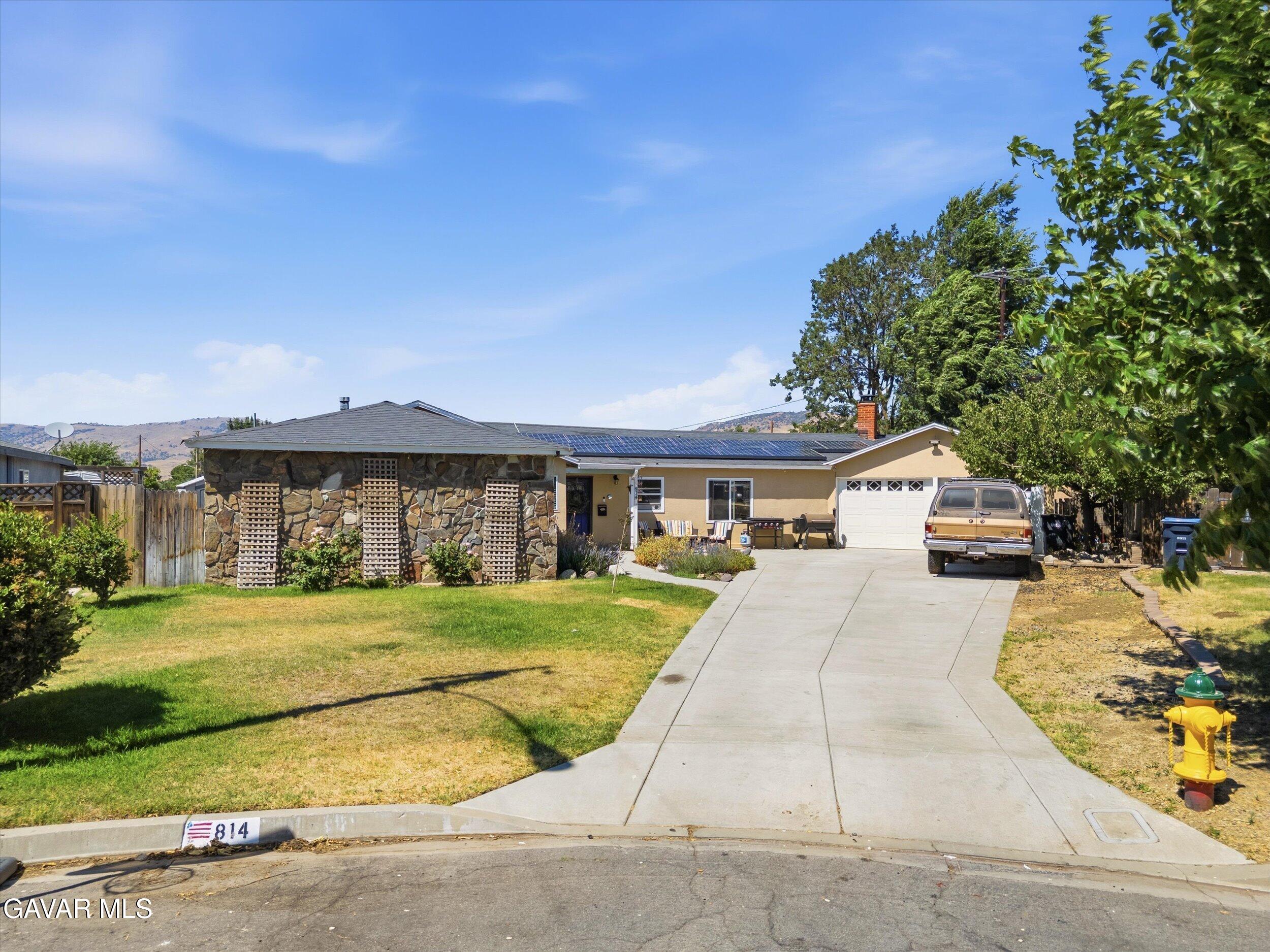 814 Bamboo Court Property Photo 2