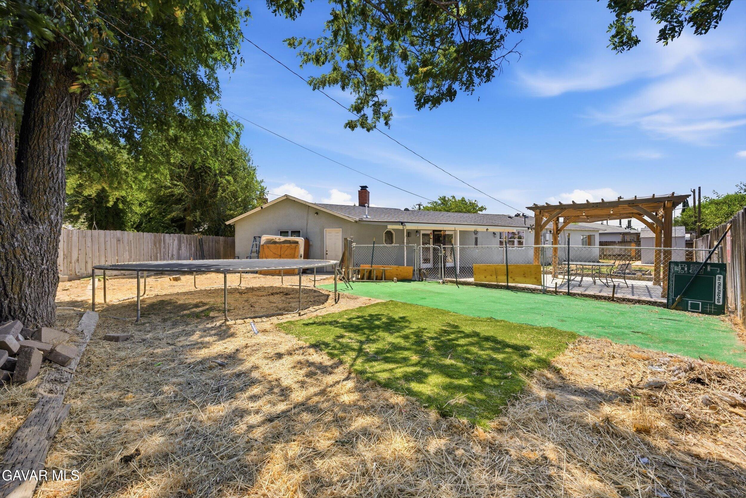 814 Bamboo Court Property Photo 4
