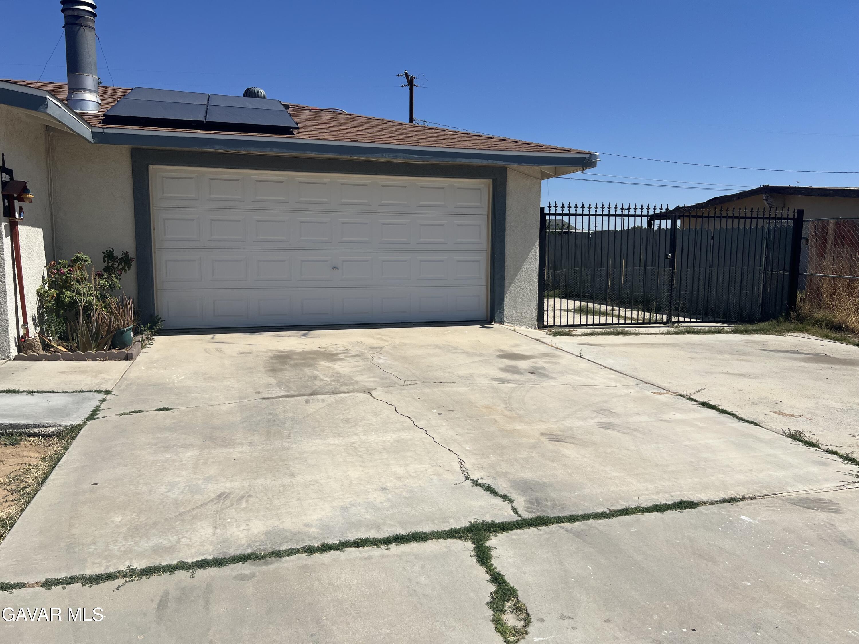 8413 Greenwood Avenue Property Photo 3