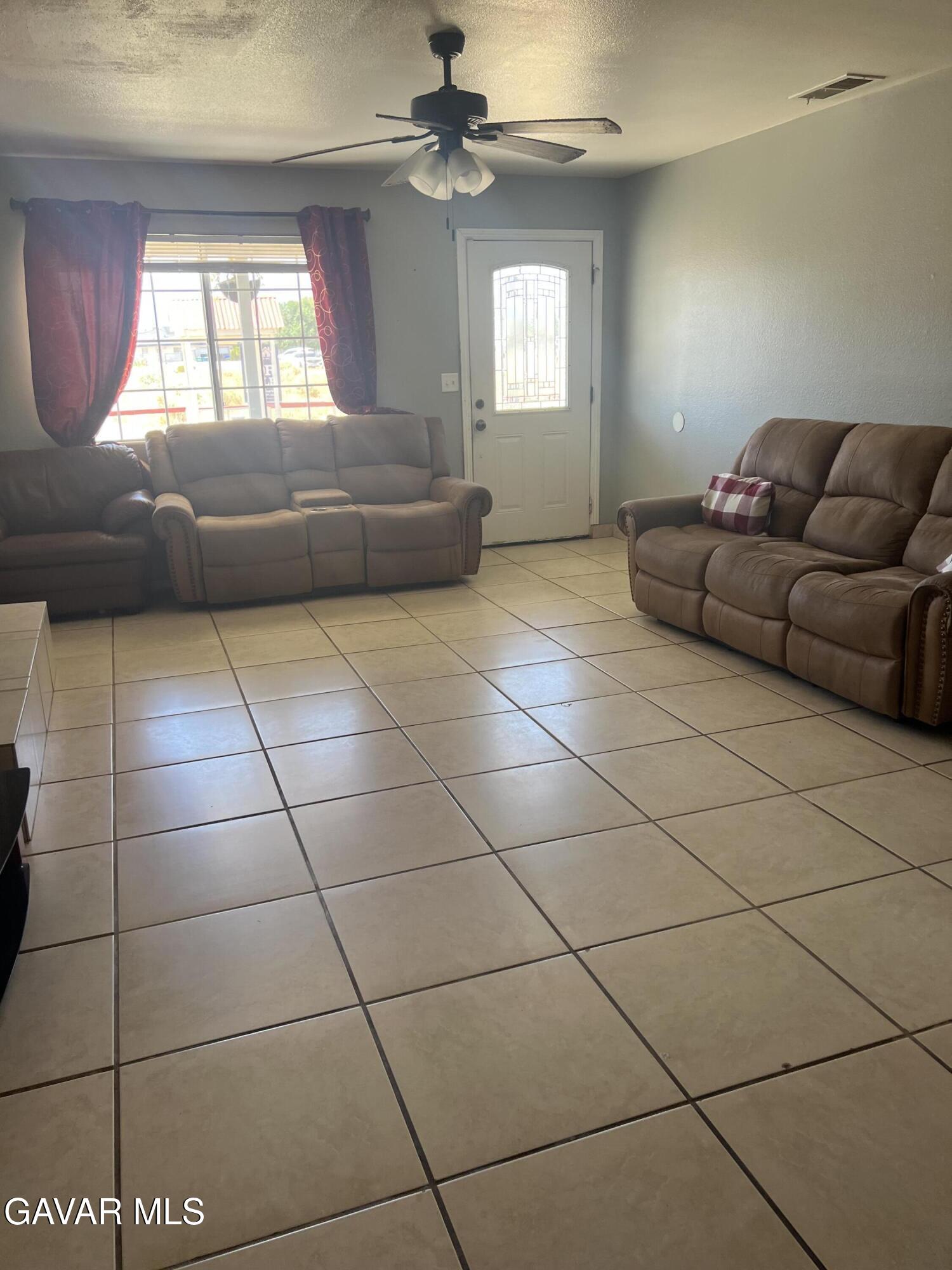 8413 Greenwood Avenue Property Photo 10