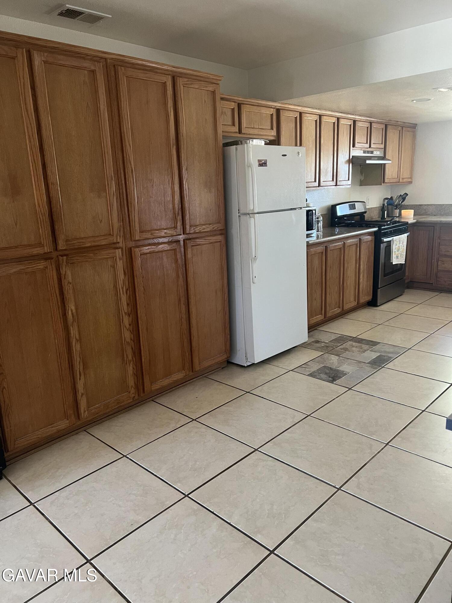 8413 Greenwood Avenue Property Photo 17