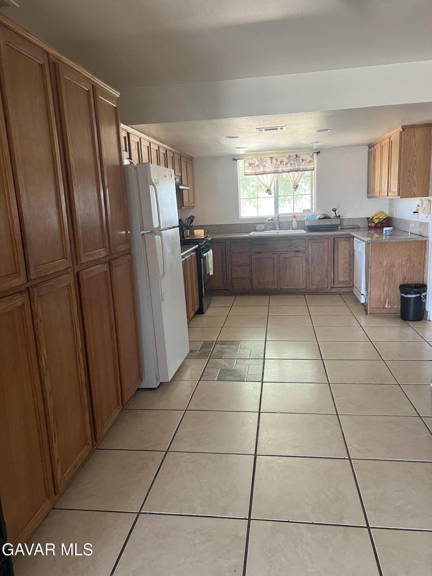 8413 Greenwood Avenue Property Photo 19