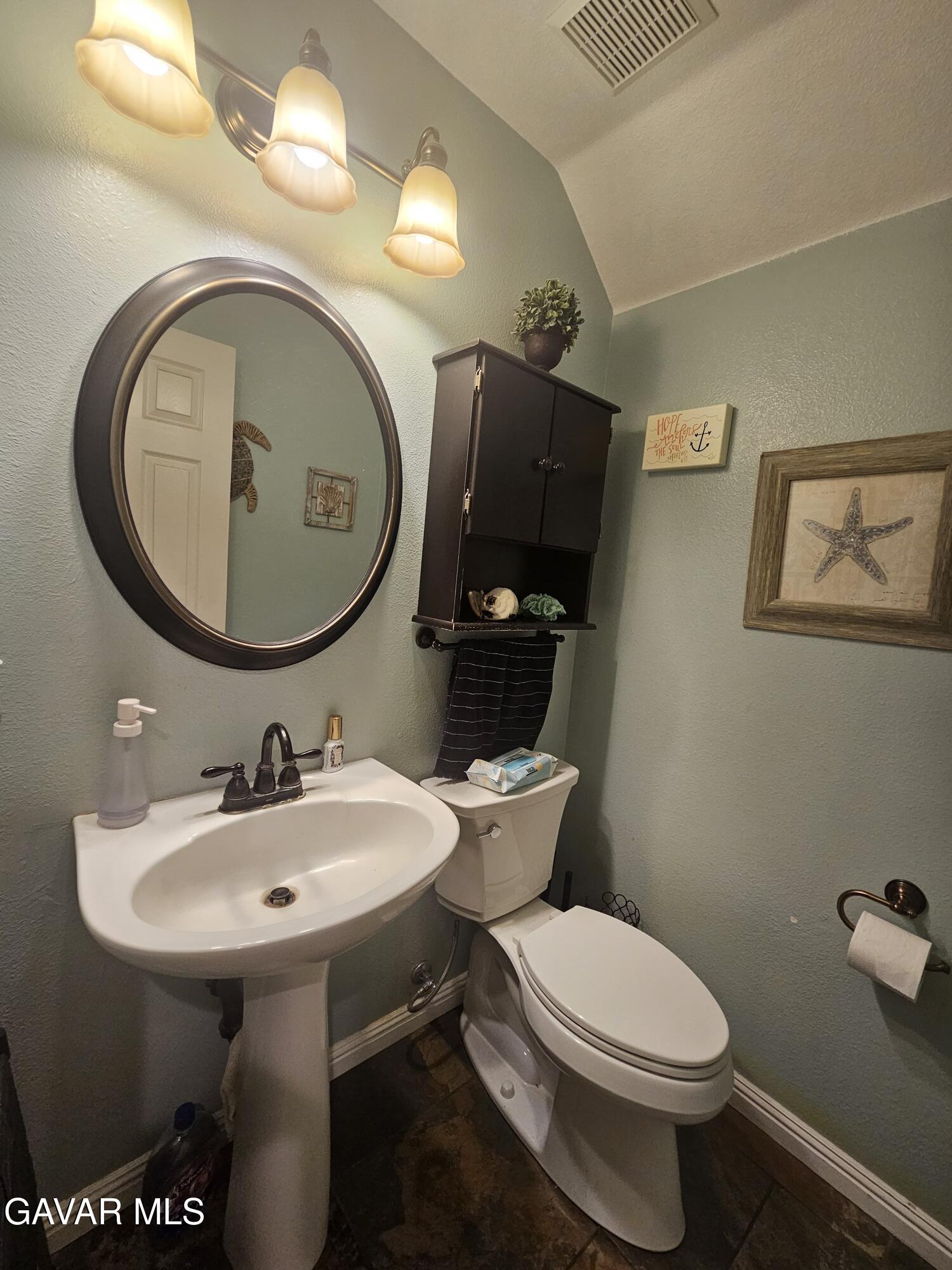 1054 E Avenue K-11 Property Photo 15