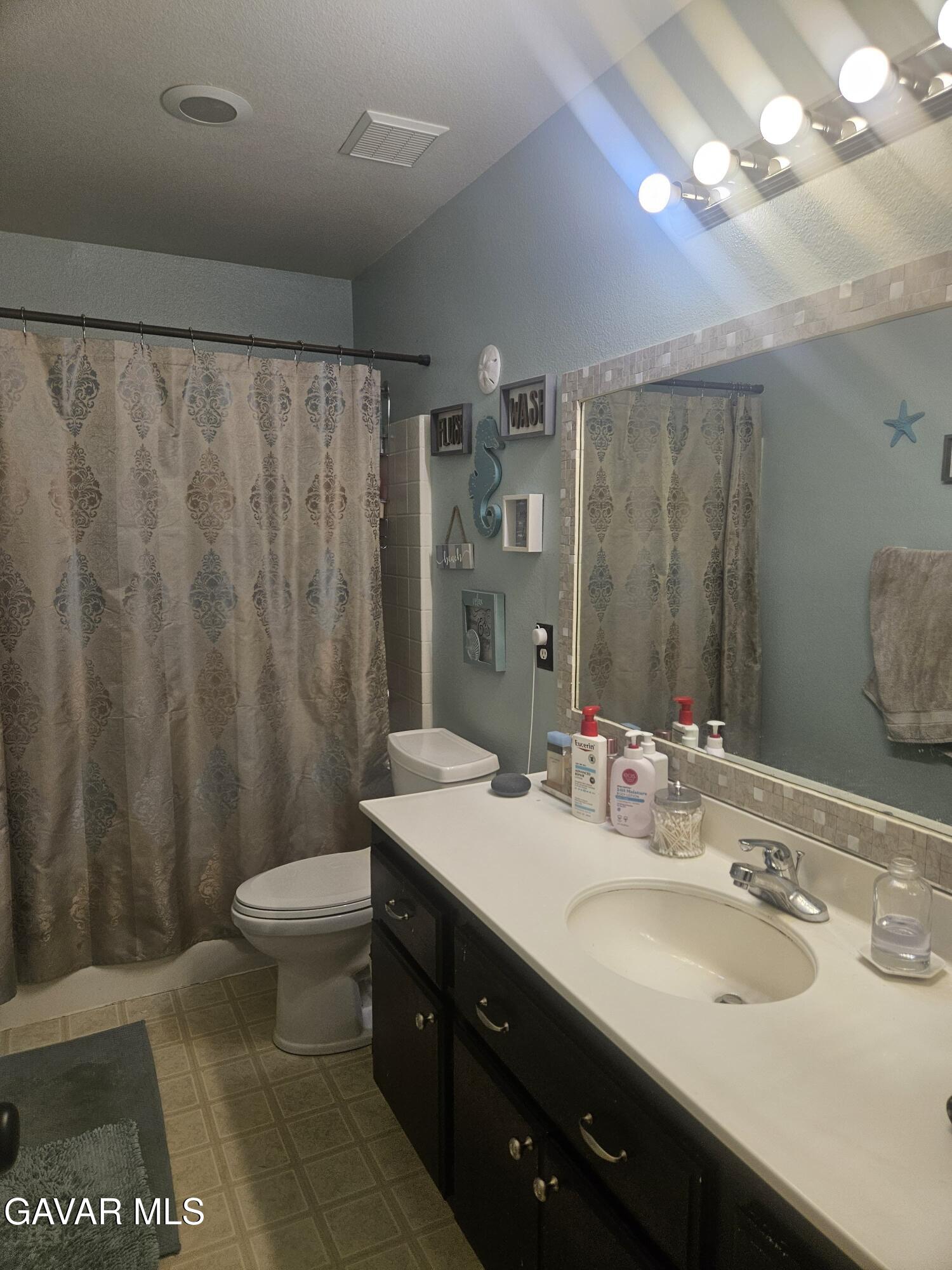 1054 E Avenue K-11 Property Photo 32