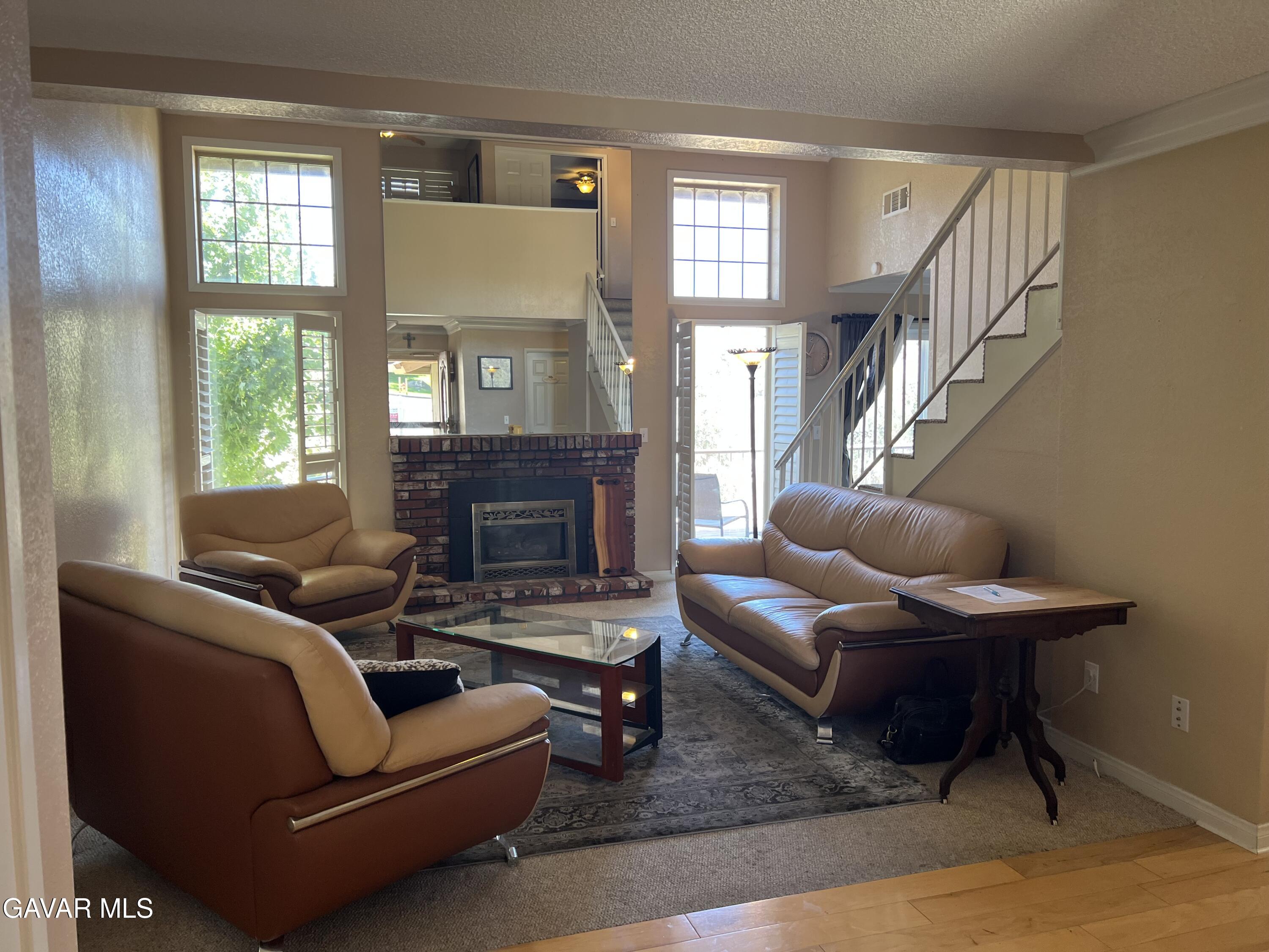 18571 Glenview Court Property Photo 7