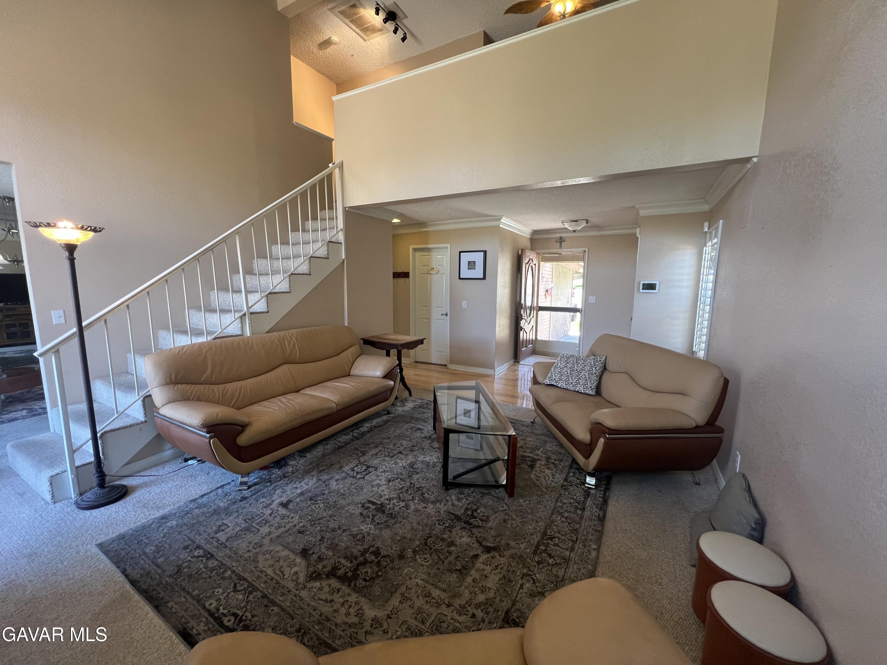 18571 Glenview Court Property Photo 9