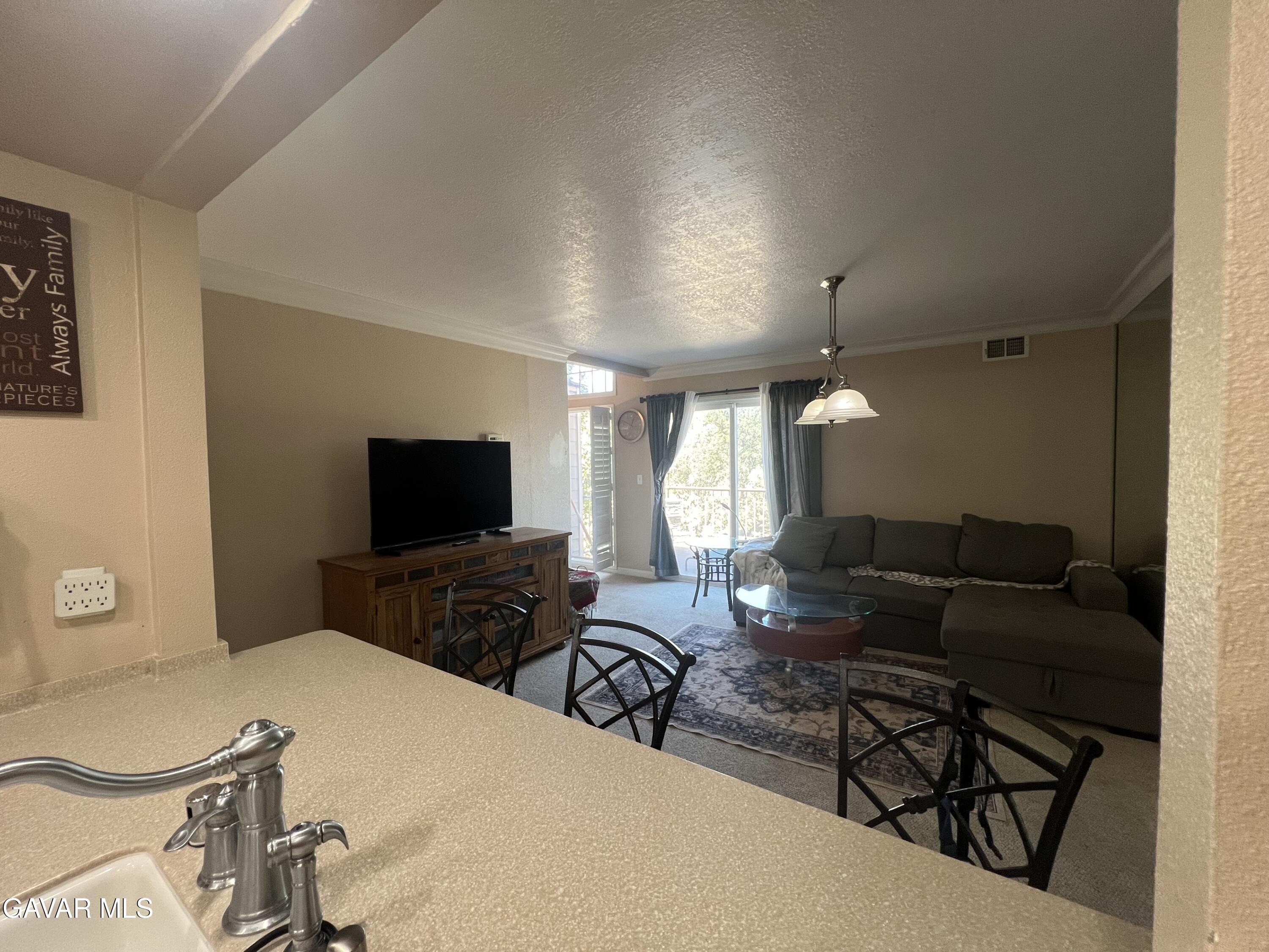 18571 Glenview Court Property Photo 12