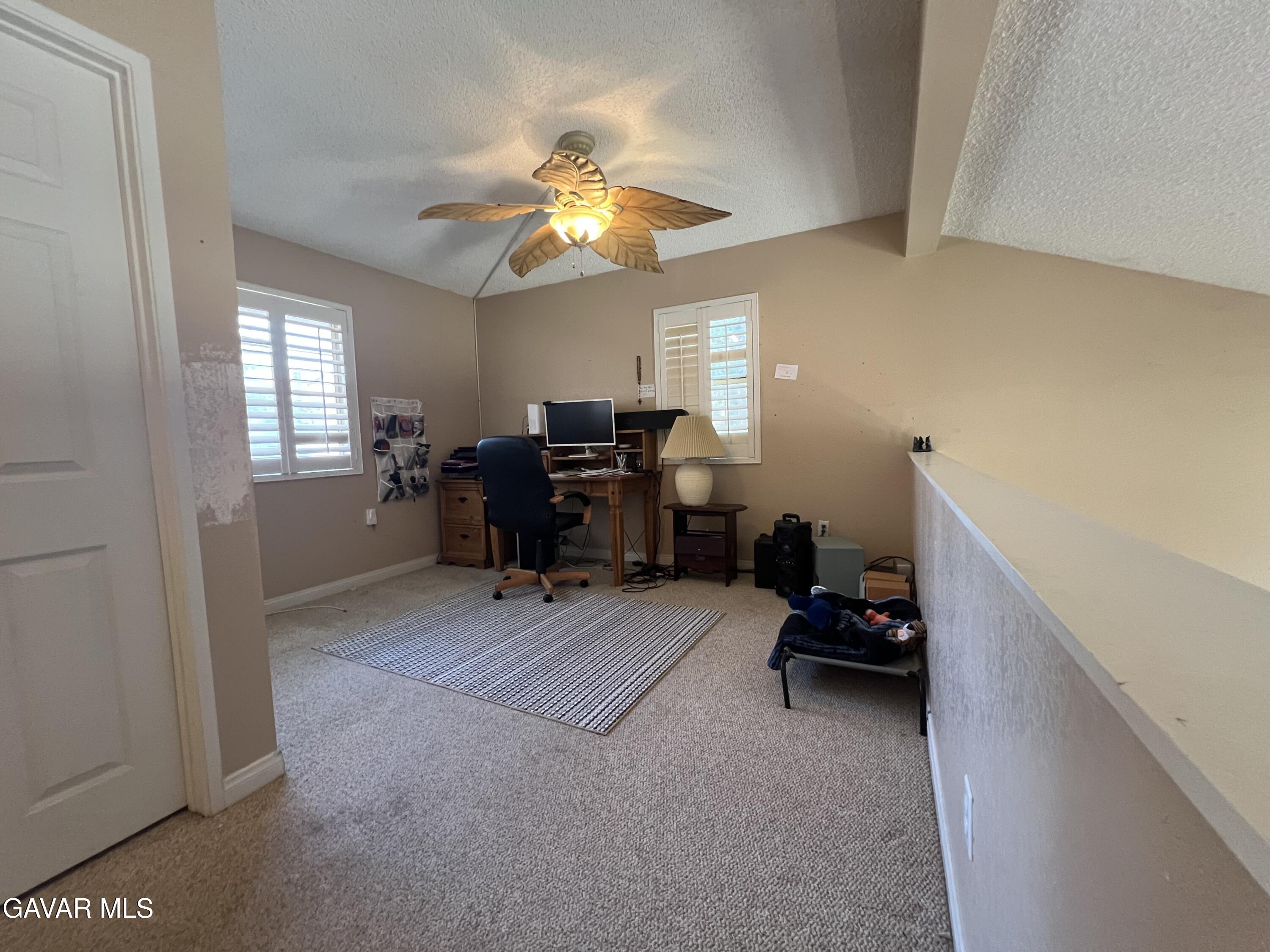 18571 Glenview Court Property Photo 13