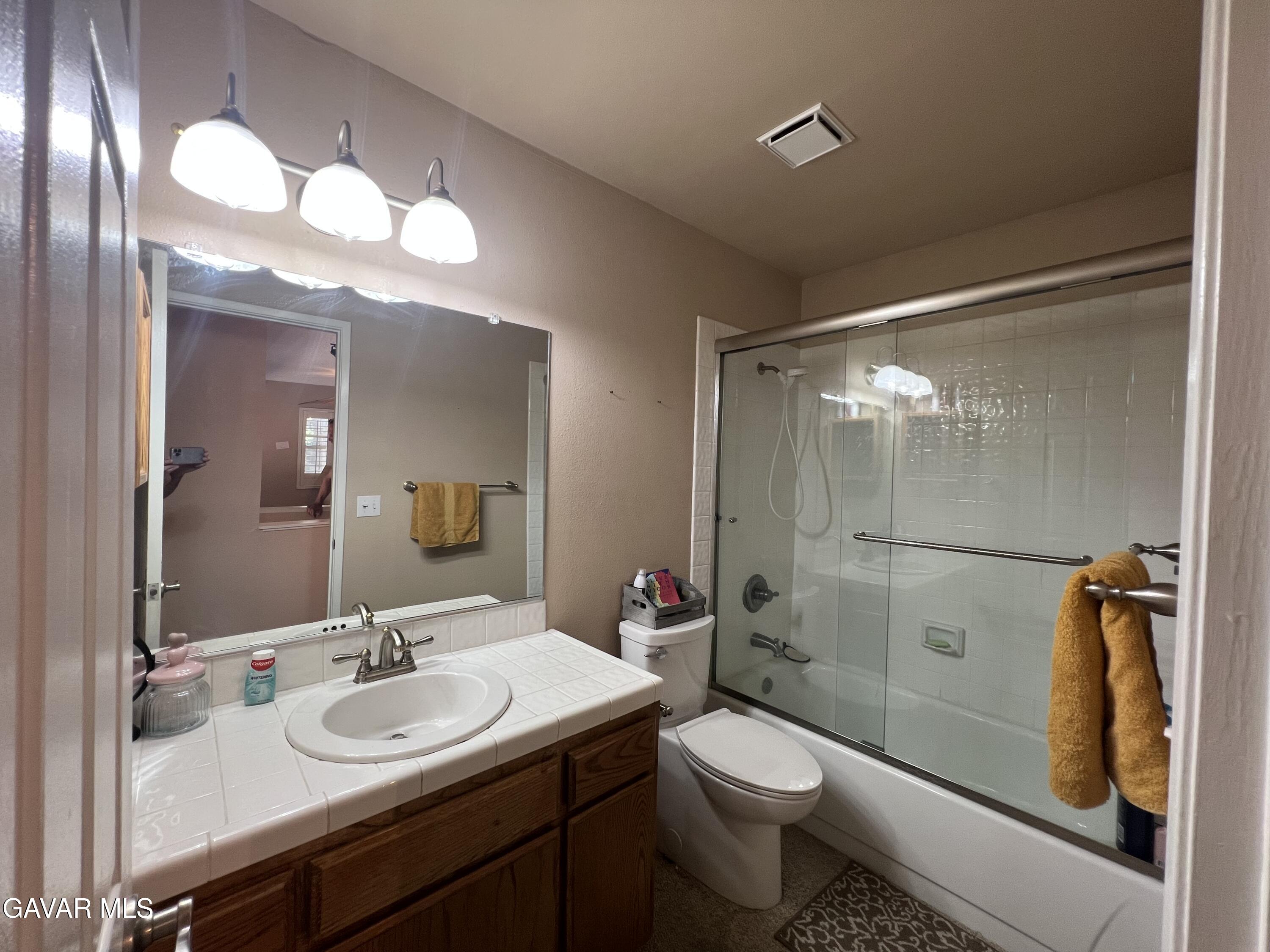 18571 Glenview Court Property Photo 21