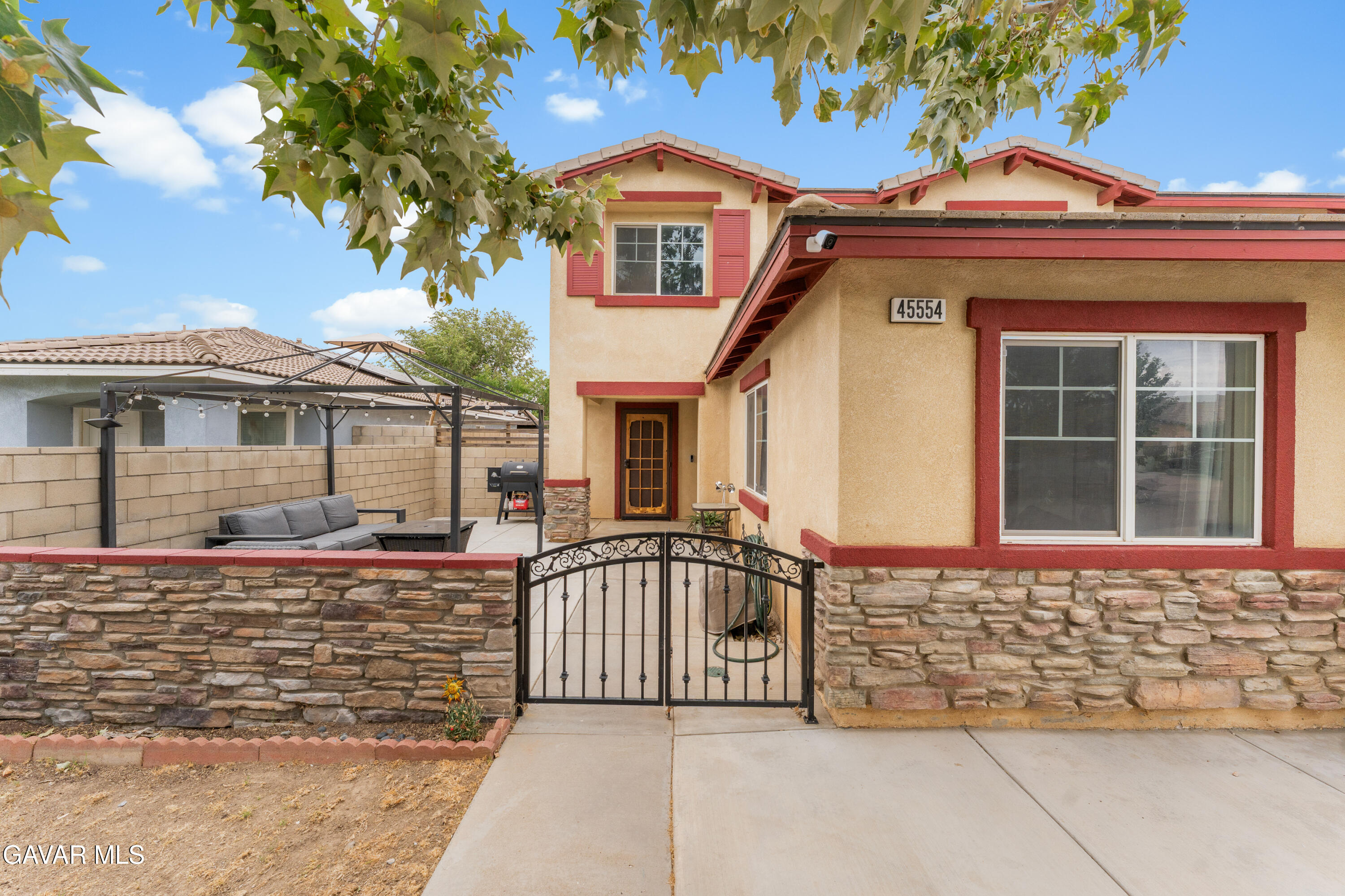 45554 Robinson Drive Property Photo 1