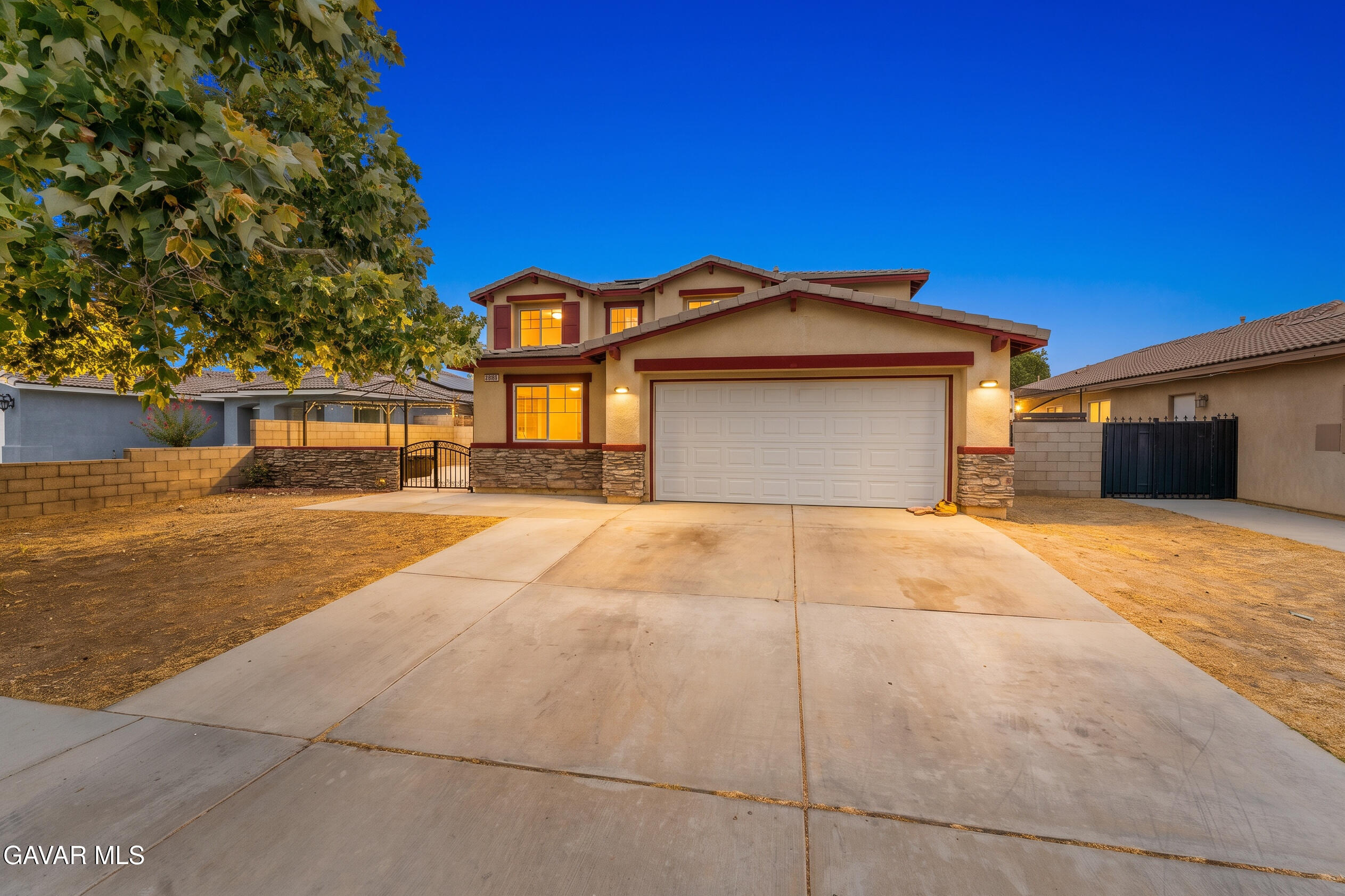 45554 Robinson Drive Property Photo 2