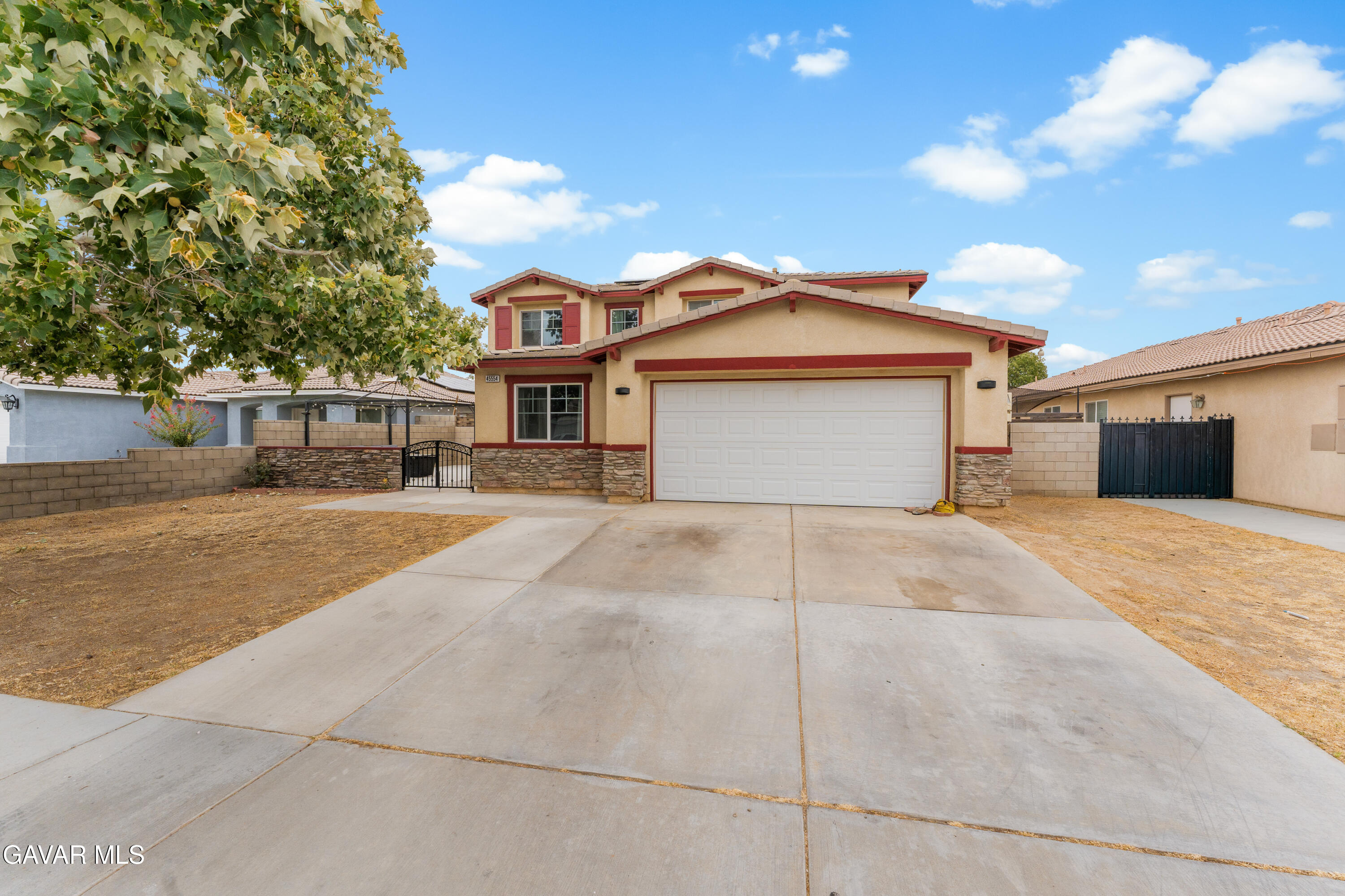 45554 Robinson Drive Property Photo 3