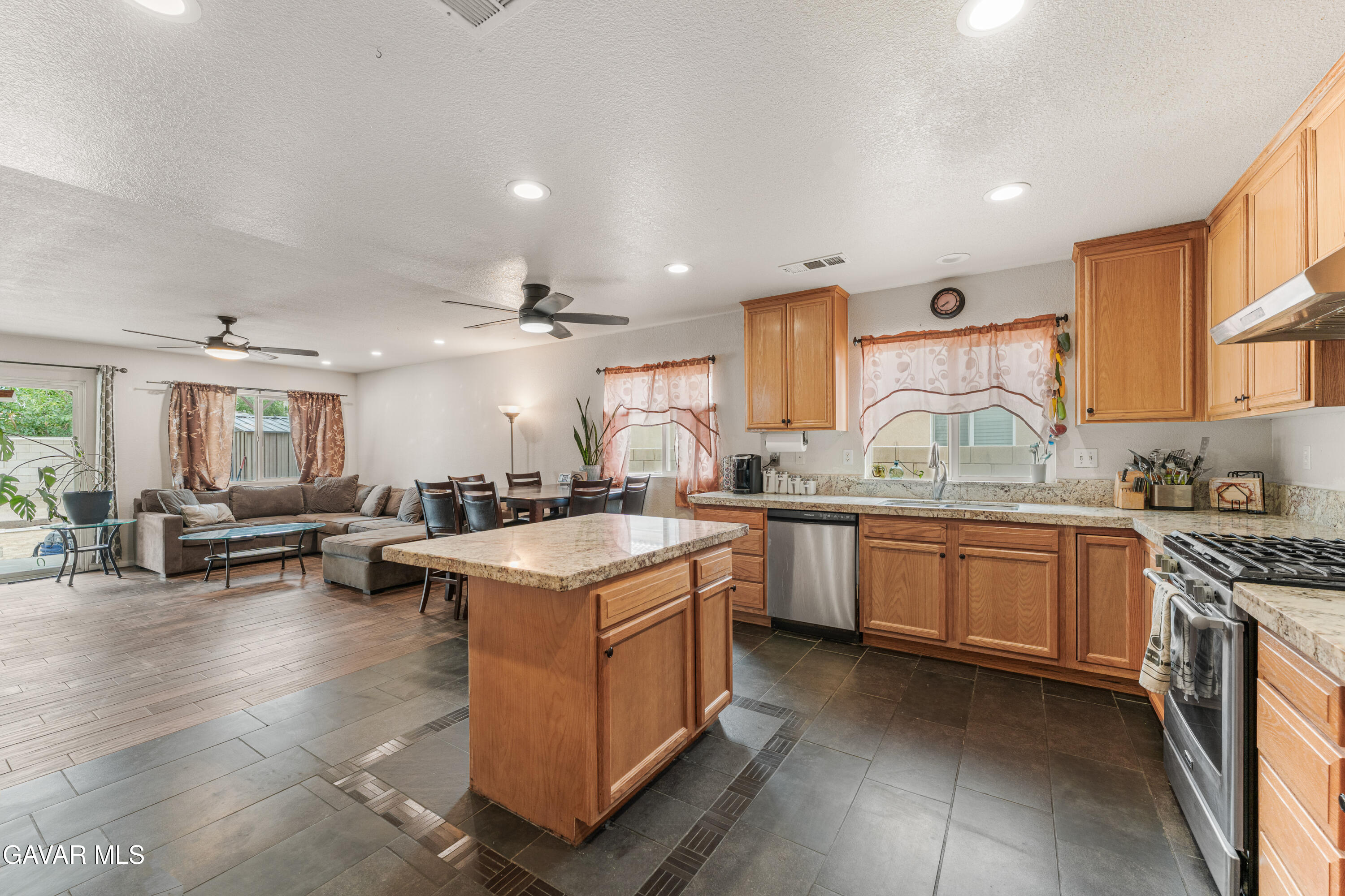 45554 Robinson Drive Property Photo 8