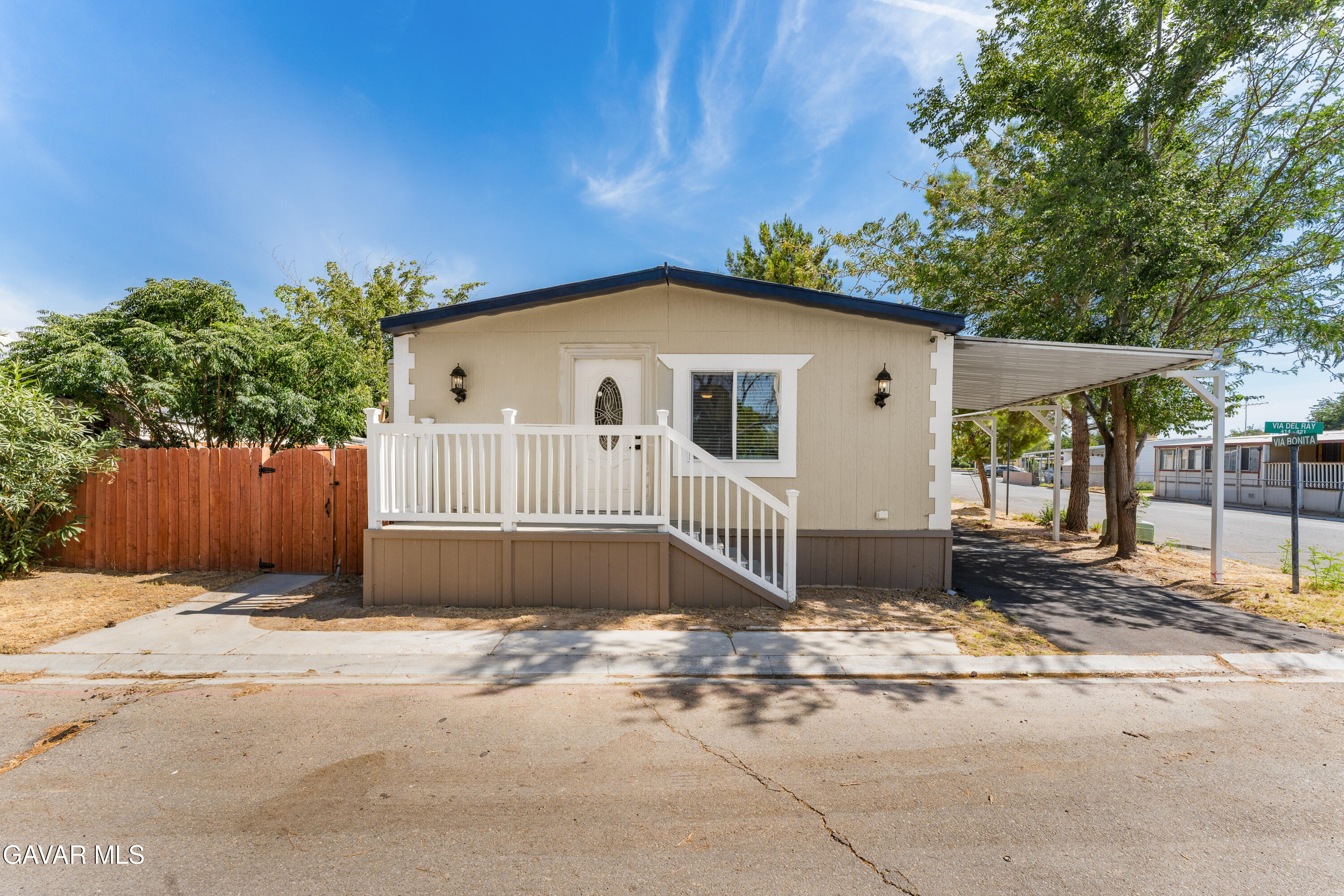 1301 E Avenue I, 421 Property Photo 3