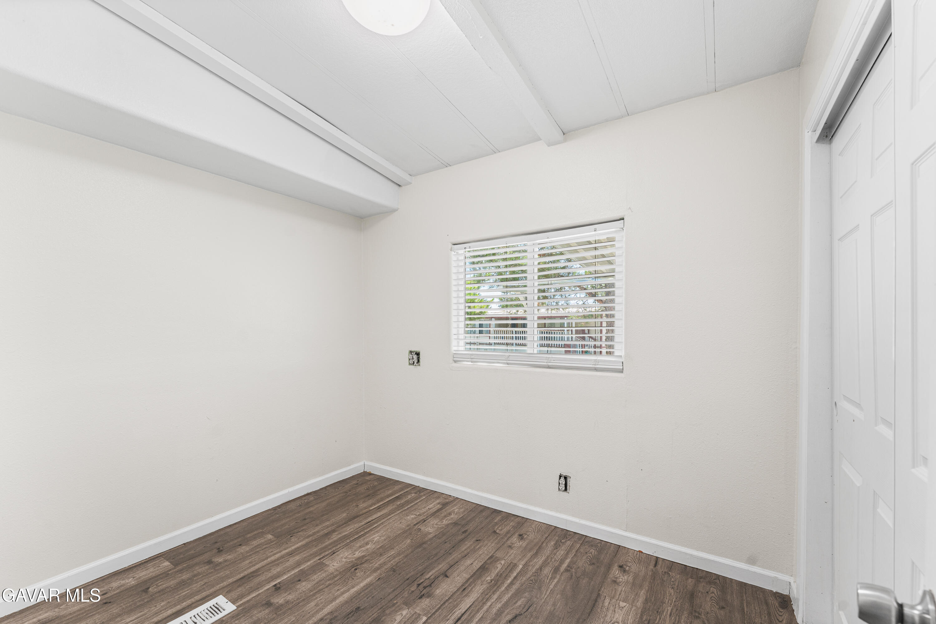 1301 E Avenue I, 421 Property Photo 13