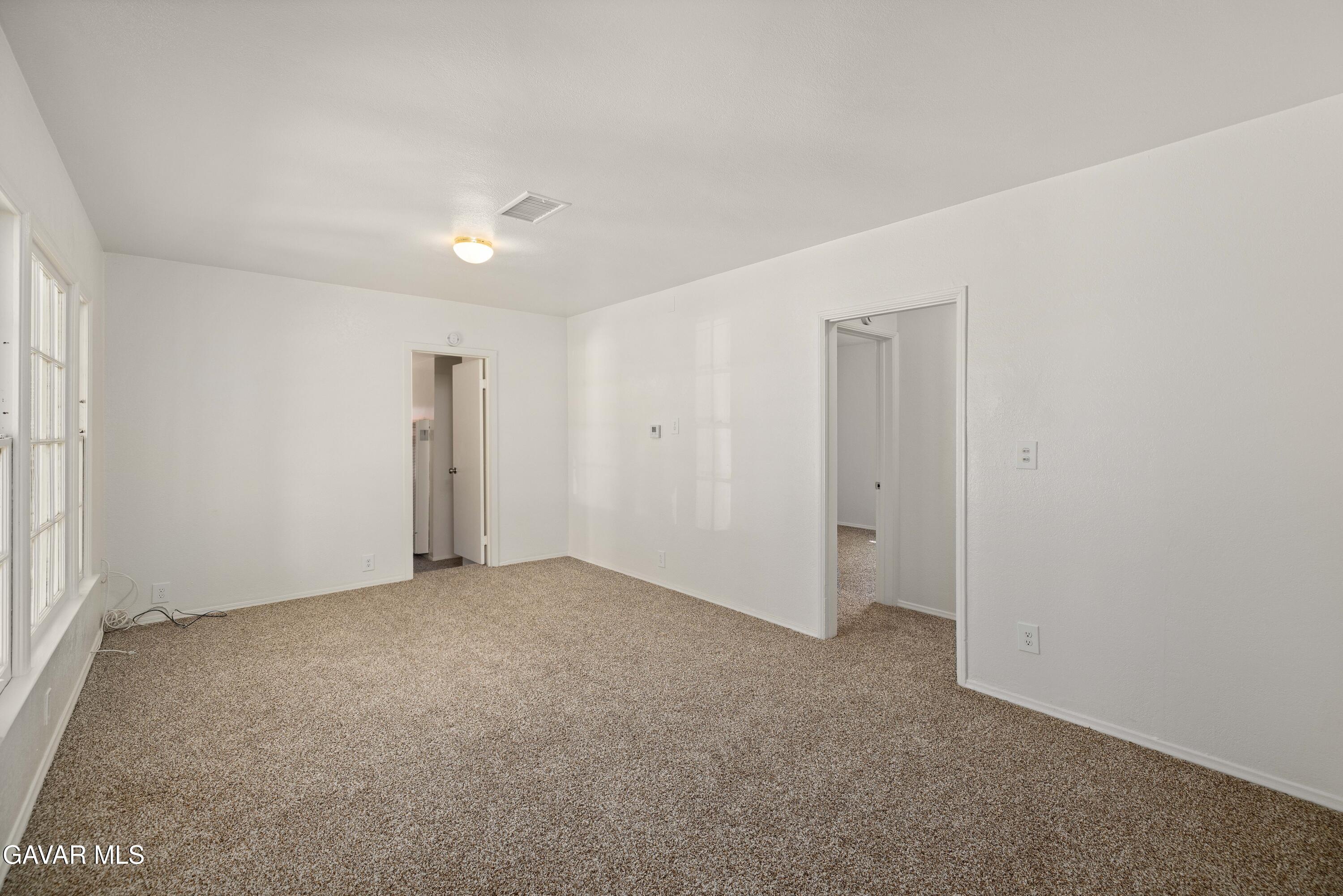 45110 Elm Avenue Property Photo 11