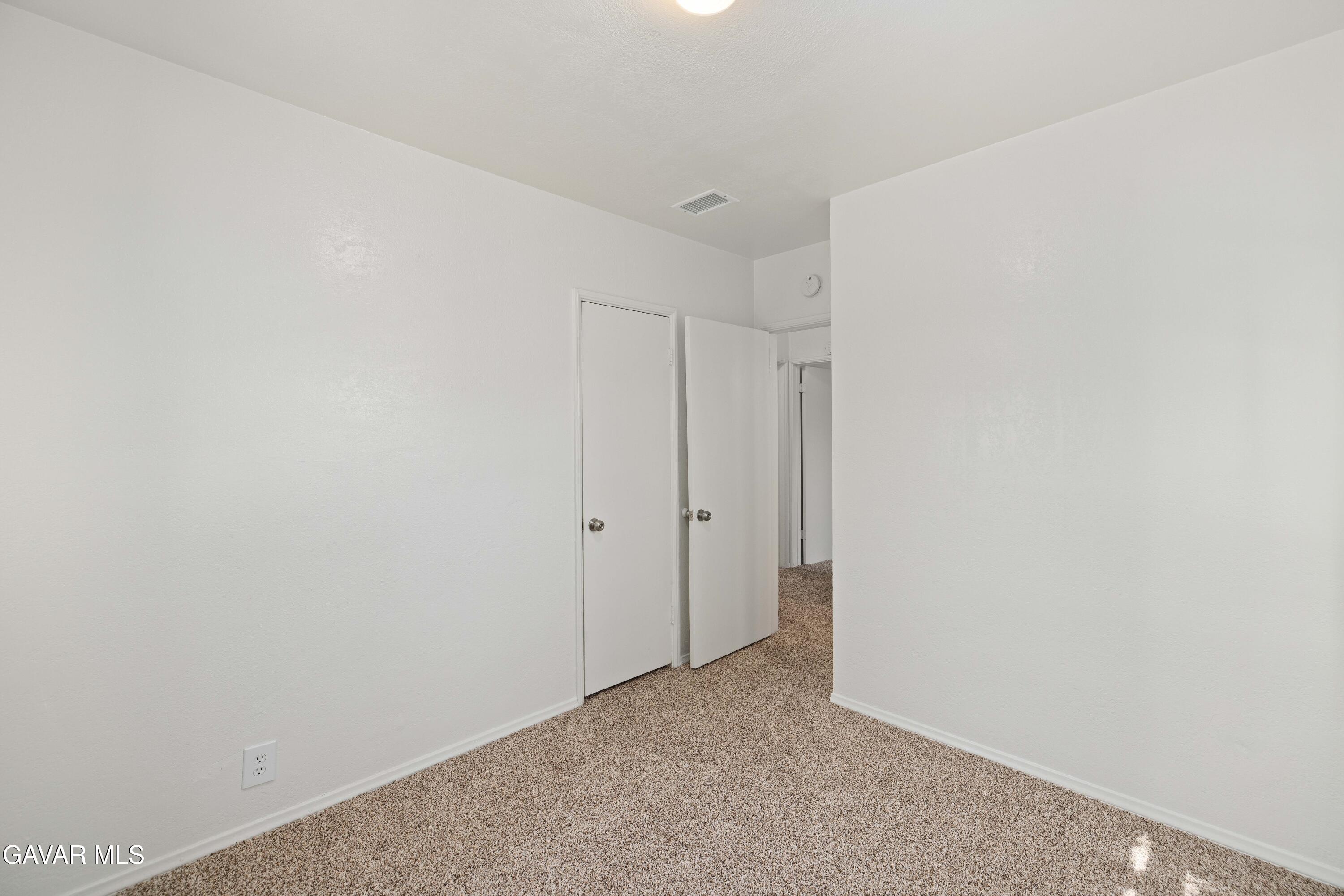 45110 Elm Avenue Property Photo 13