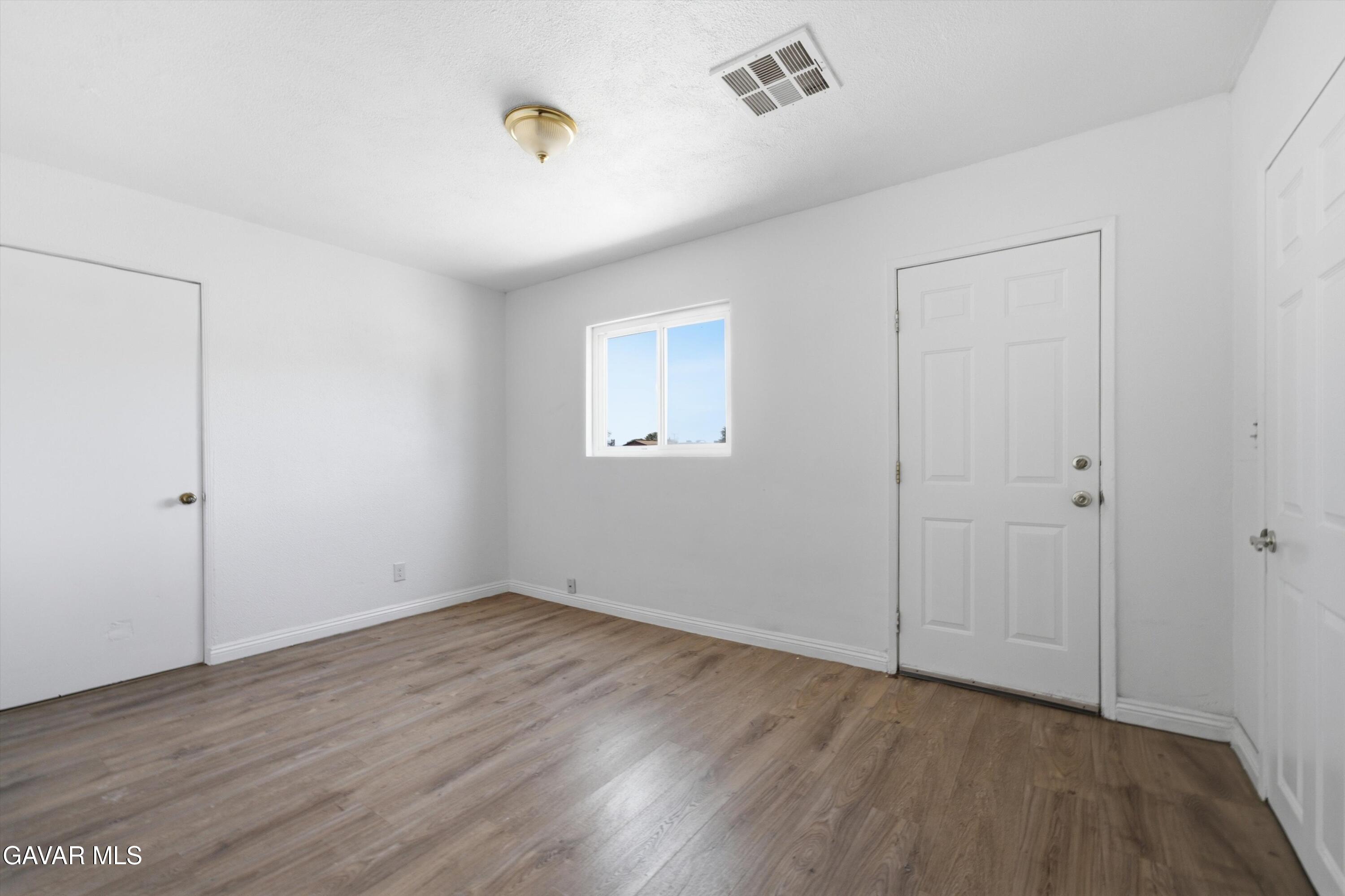 4851 W Avenue M8 Property Photo 12